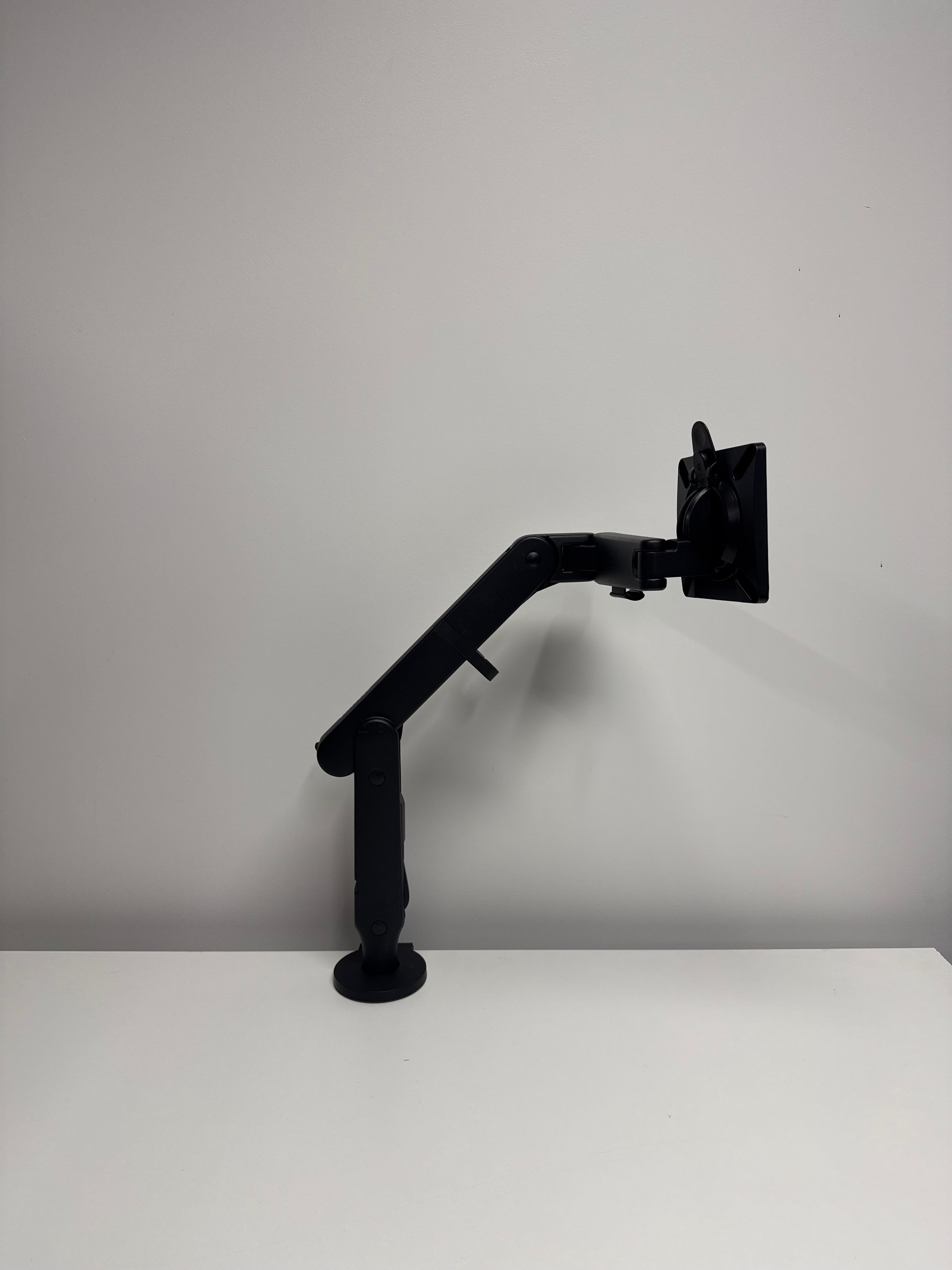 Ollin Single Monitor Arm by Colebrook Bosson Saunders - Black