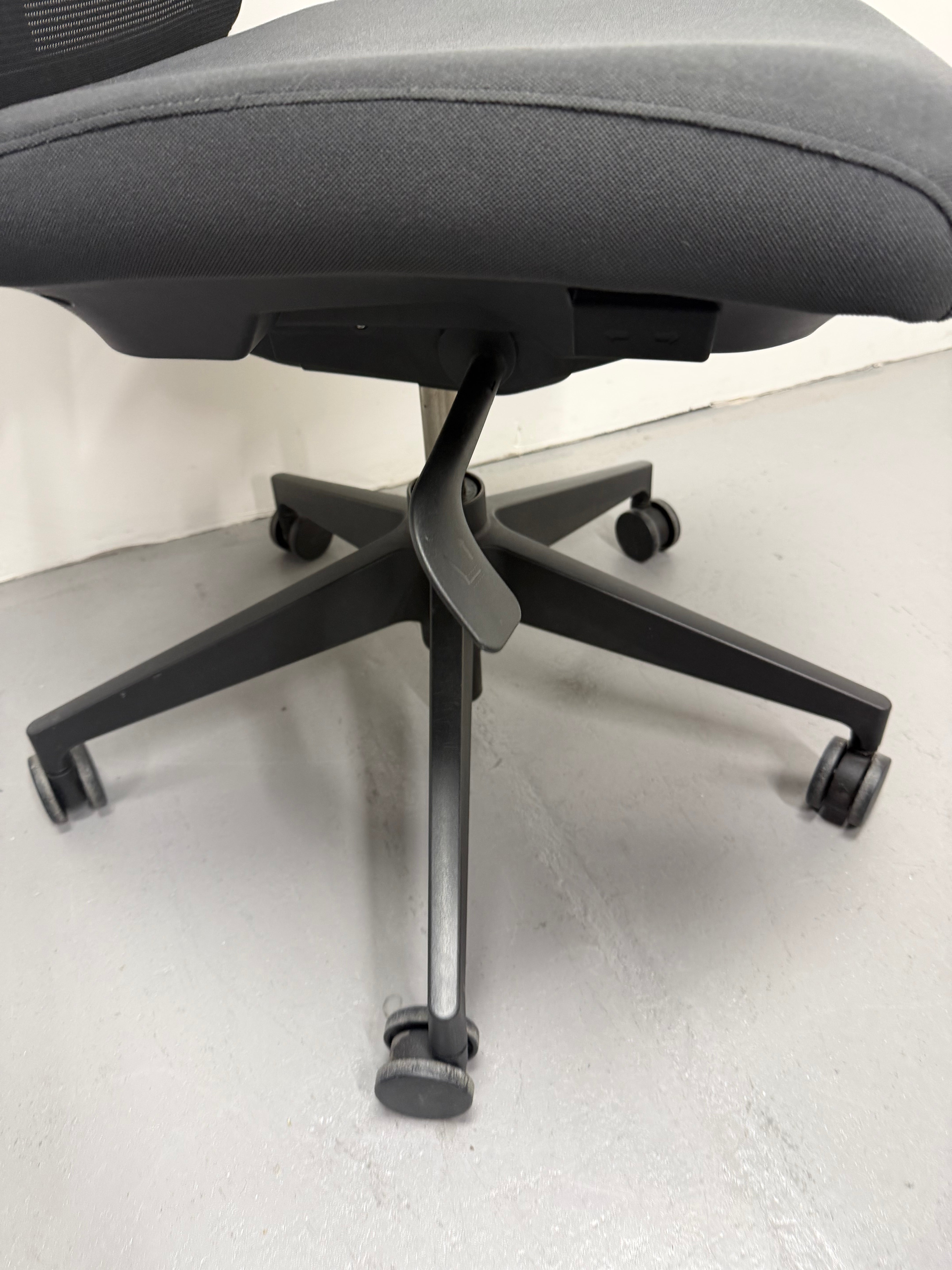 Haworth Aloha Ergonomic task Chair - Black