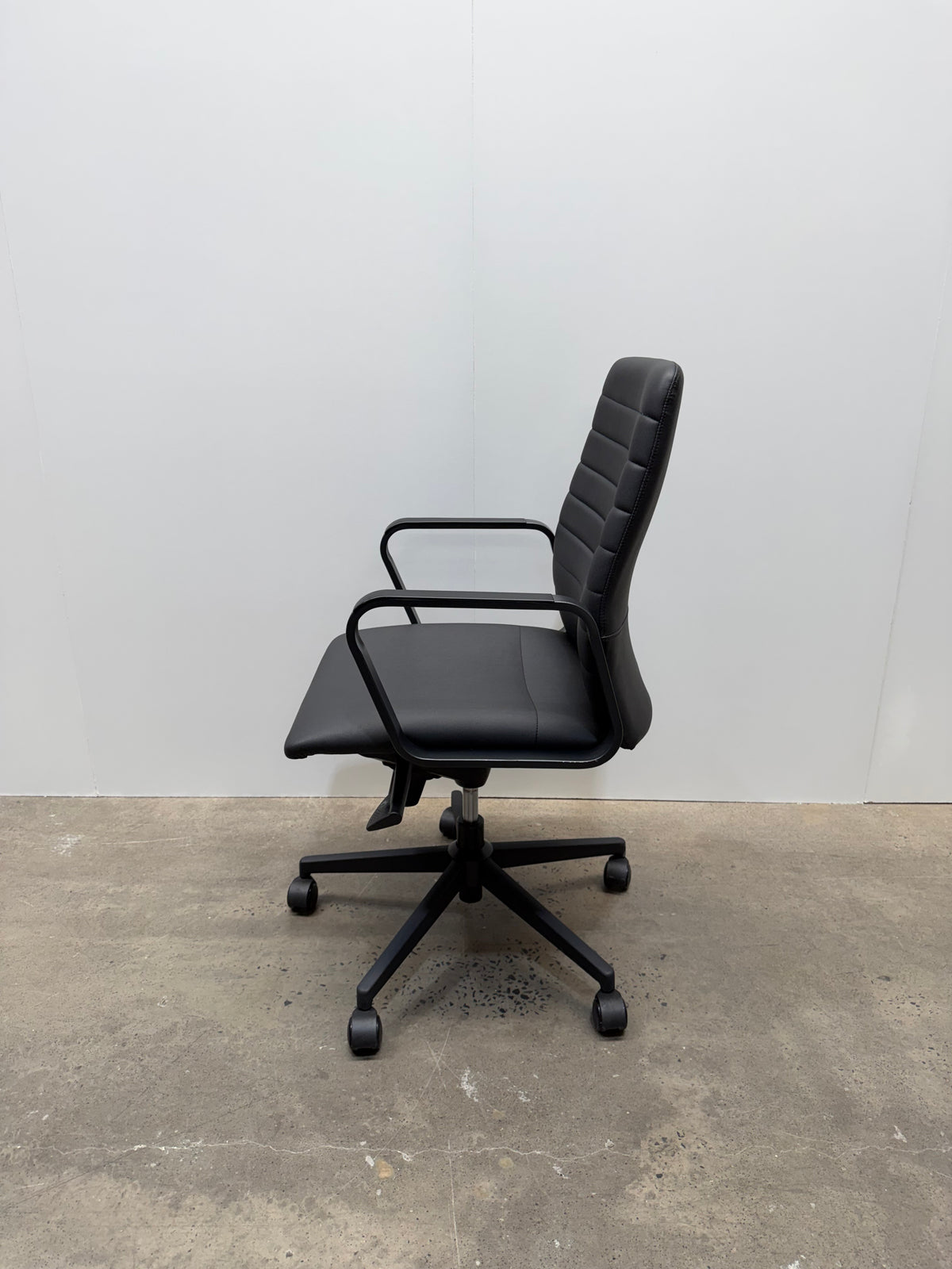 Marc Boardroom Chair – by Krost | Medium Back