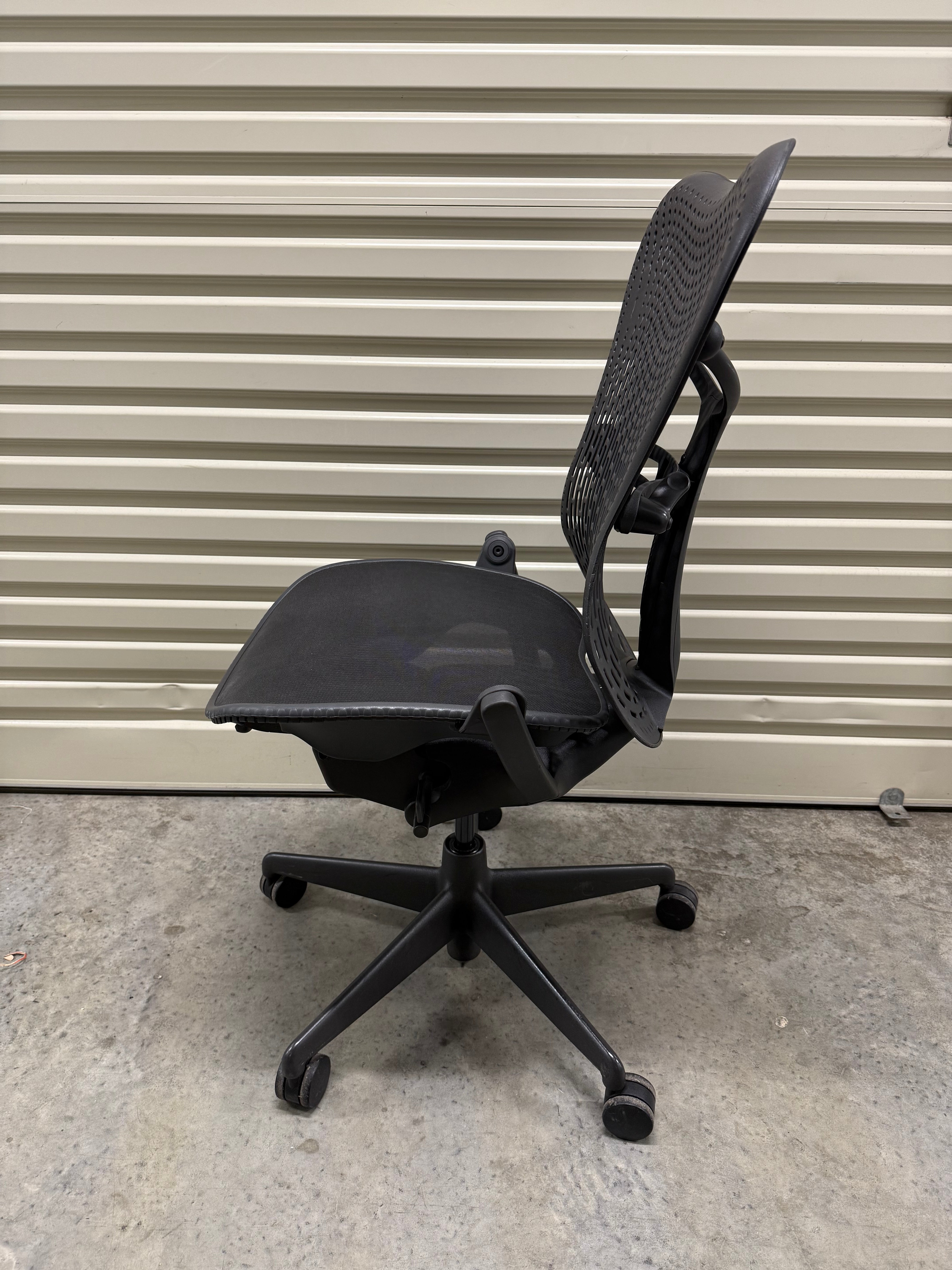 Herman Miller Mirra Office Chair no Arms - Black - Back Tilt Lock
