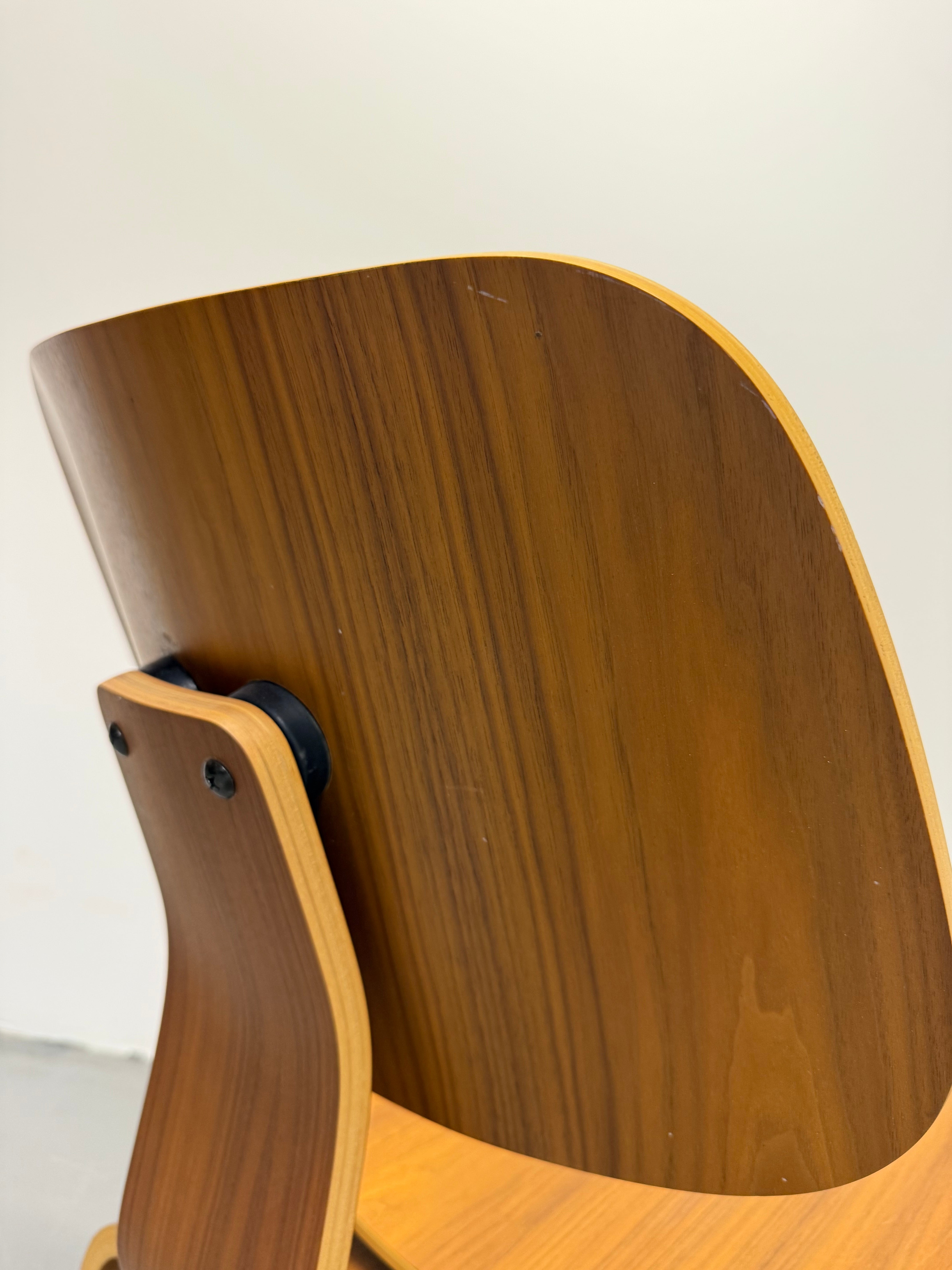 Eames LCW Lounge Chair – Molded Plywood Classic in Walnut Finish