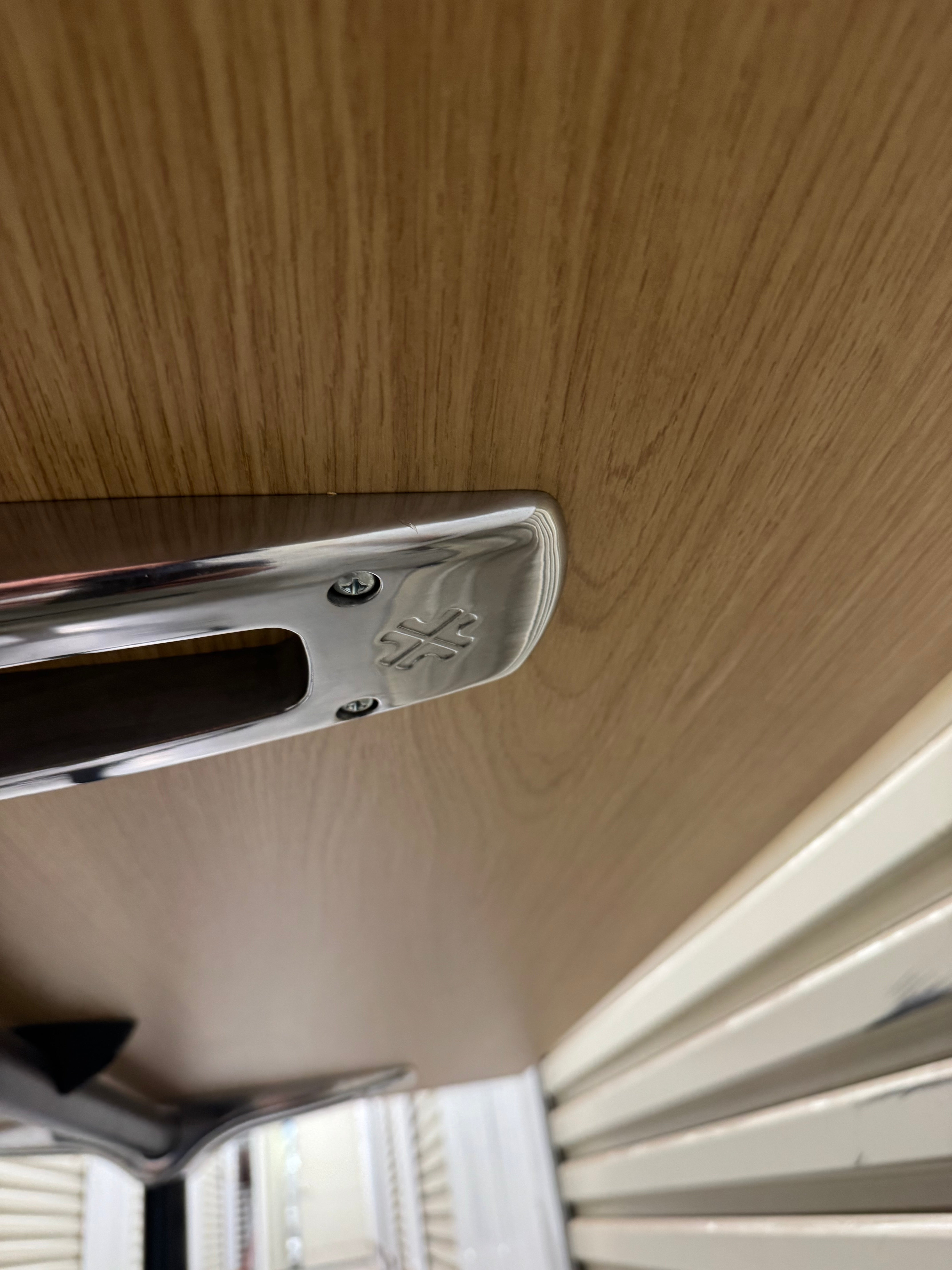 UR Table by Thinking Works – Meeting Table 1500 x 900 mm