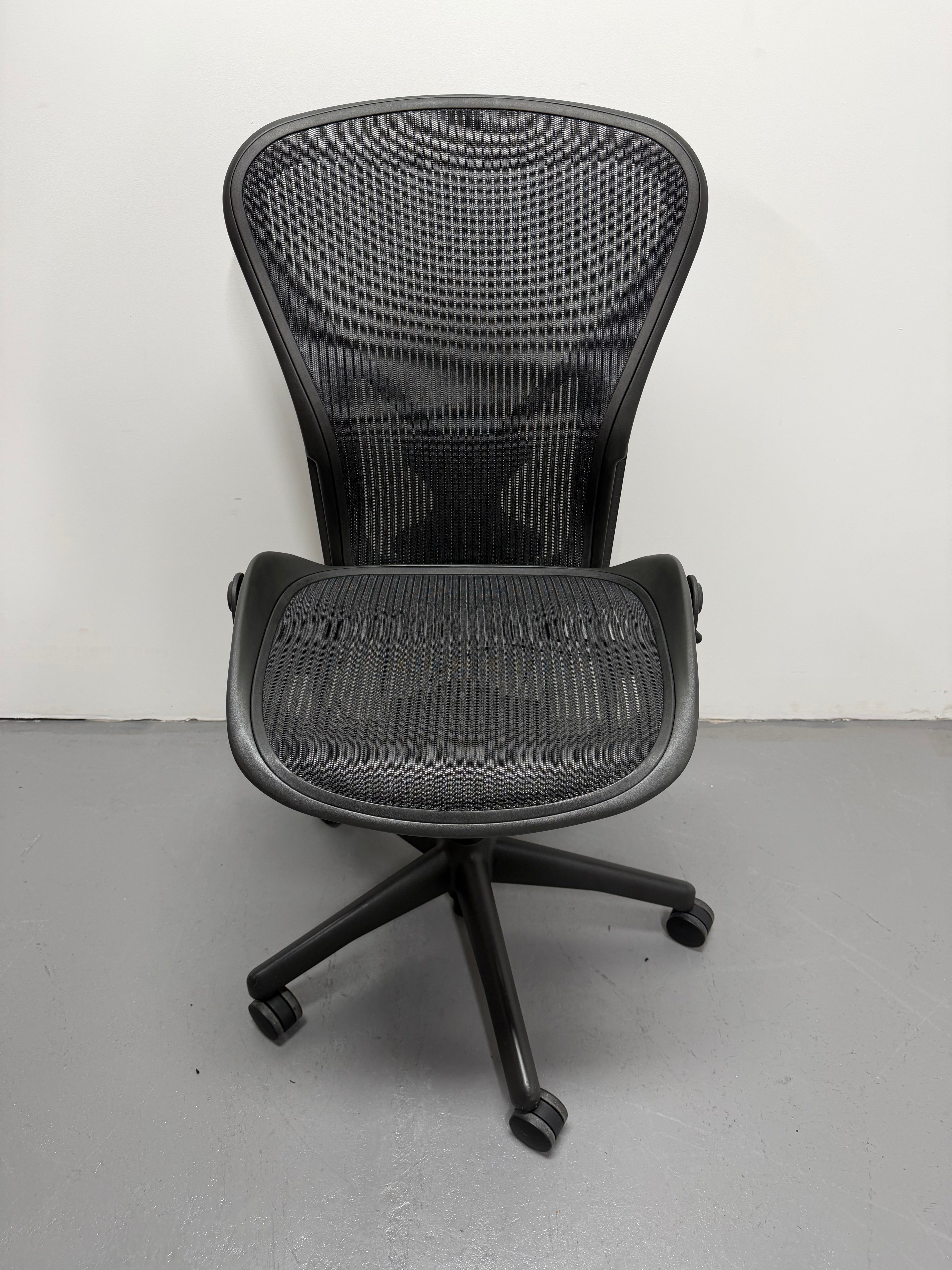 Herman Miller Aeron Classic – PostureFit Back Support, No Arms (Size B)