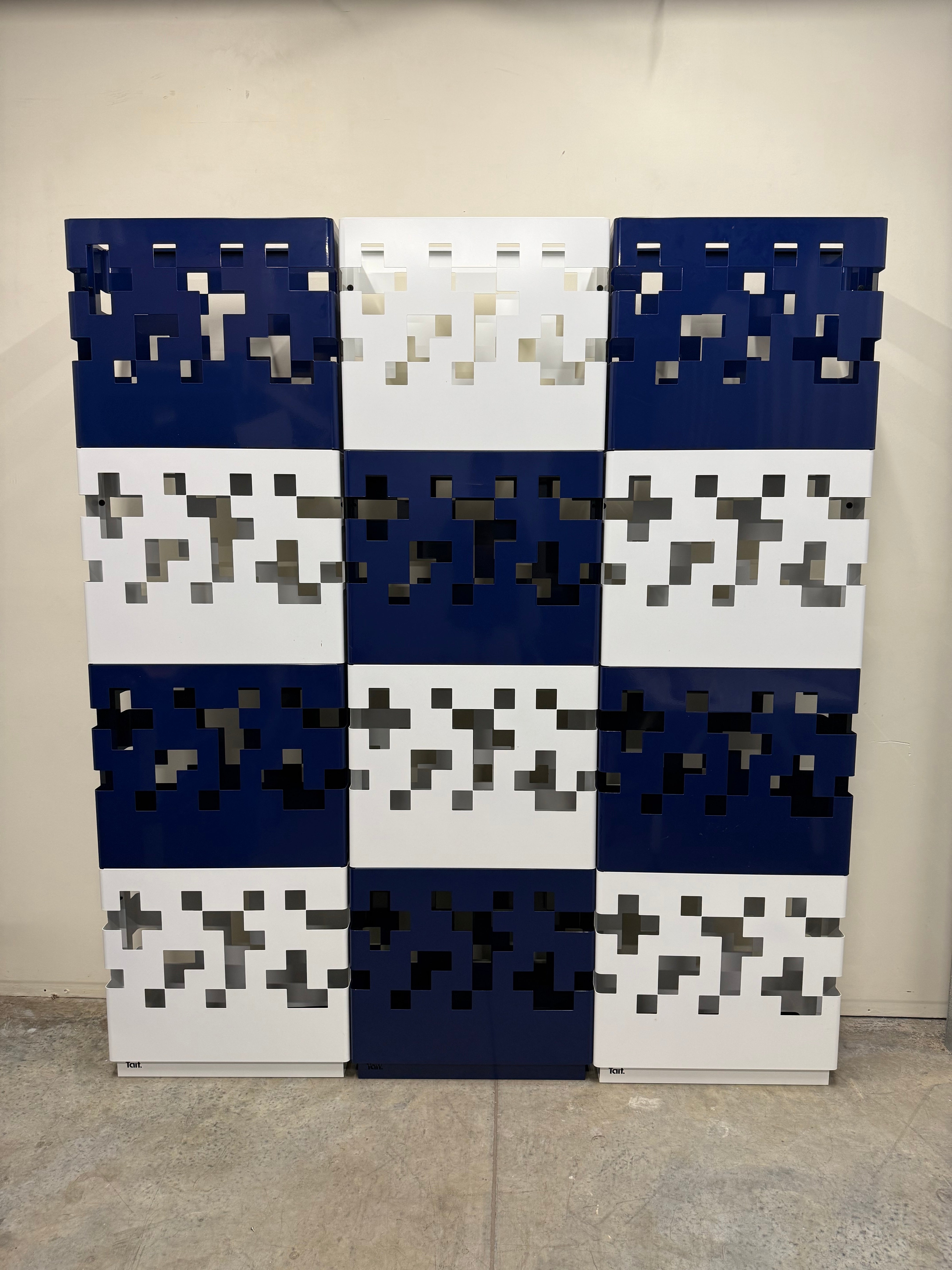 Tait Planter Box Garden Wall – Vertical Planter (Blue and White)