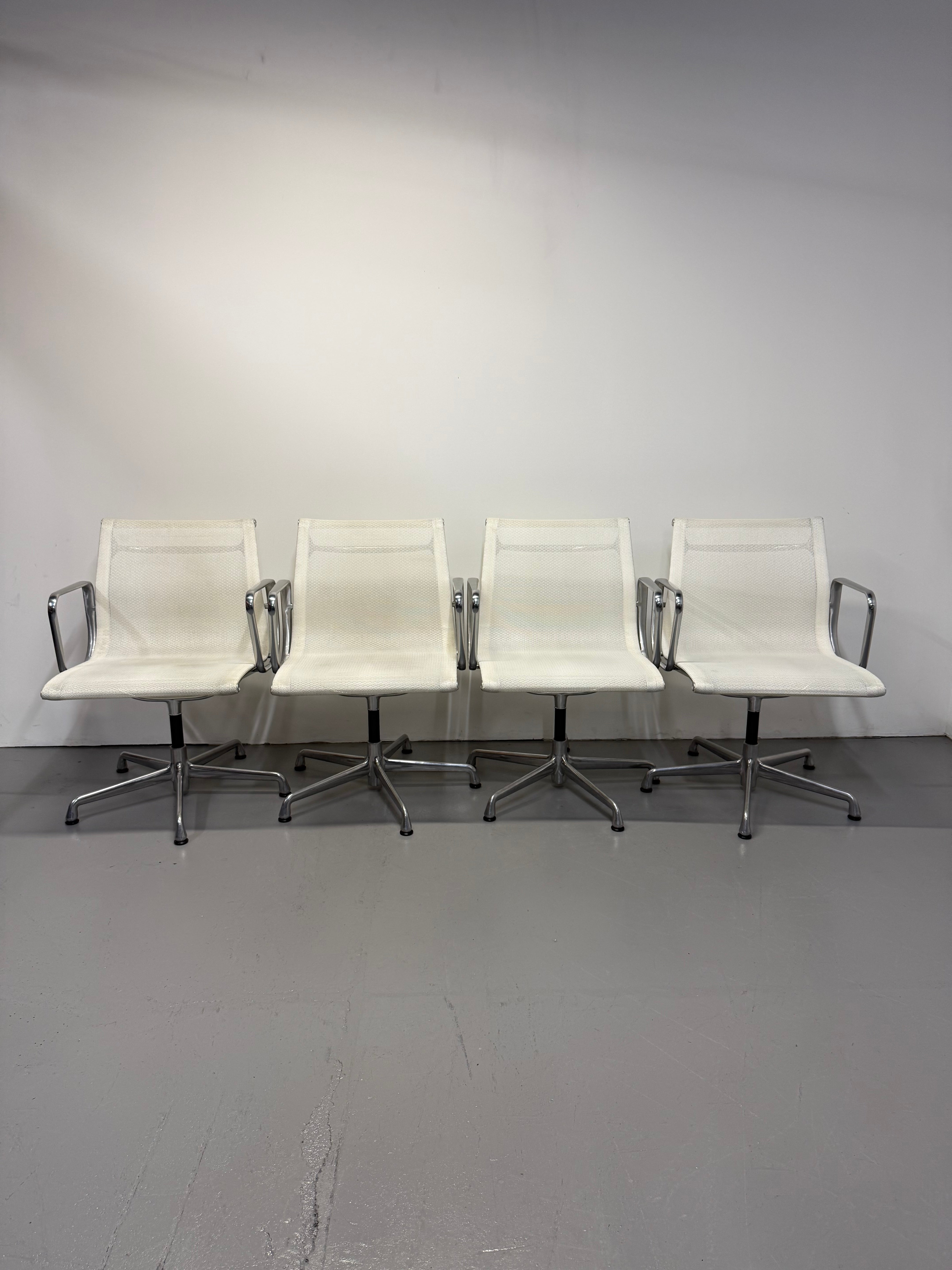 Eames Aluminum Group Executive Management Chair - White Mesh