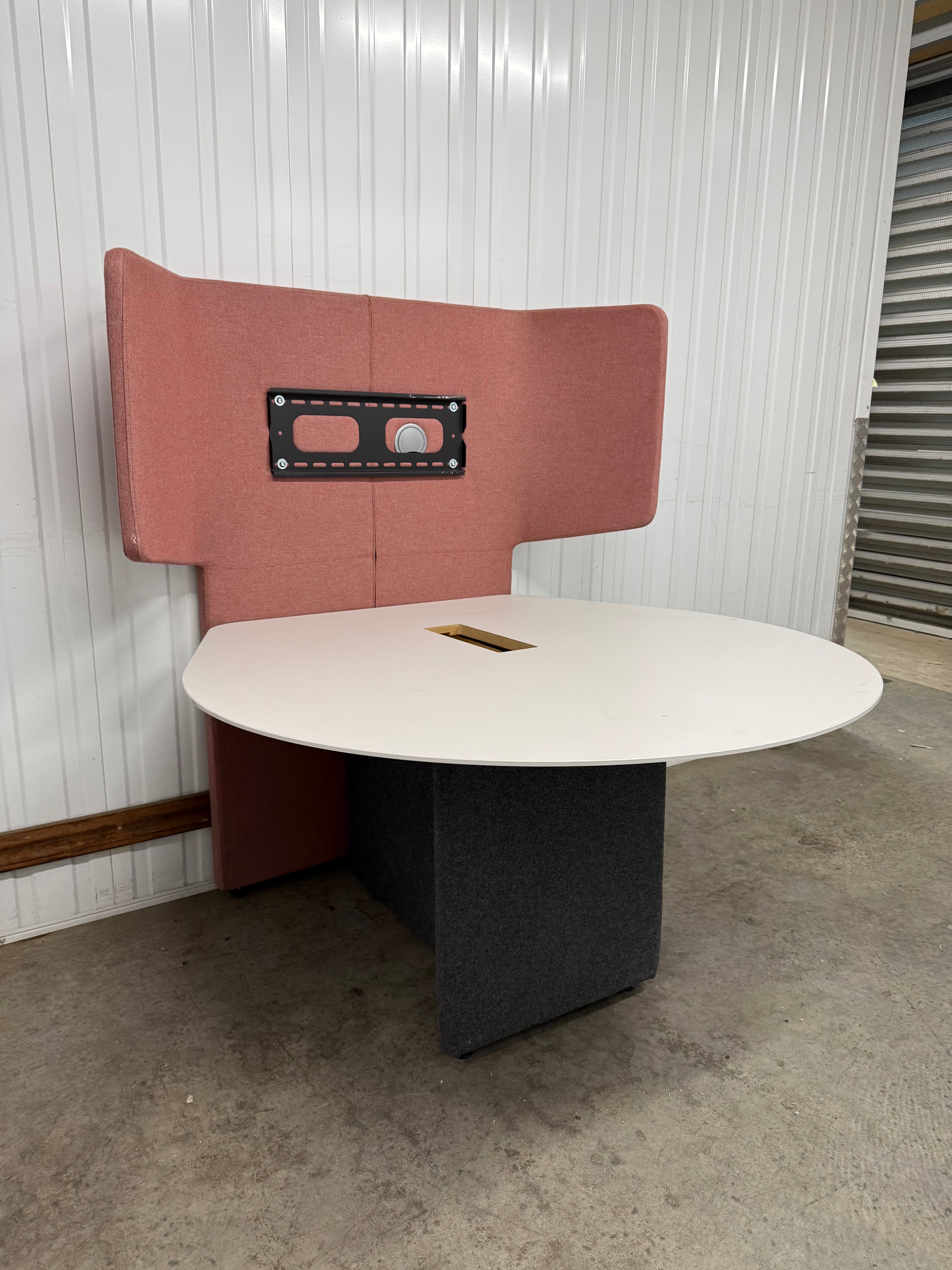 Orangebox Away From The Desk Media Unit - Collaboration desk