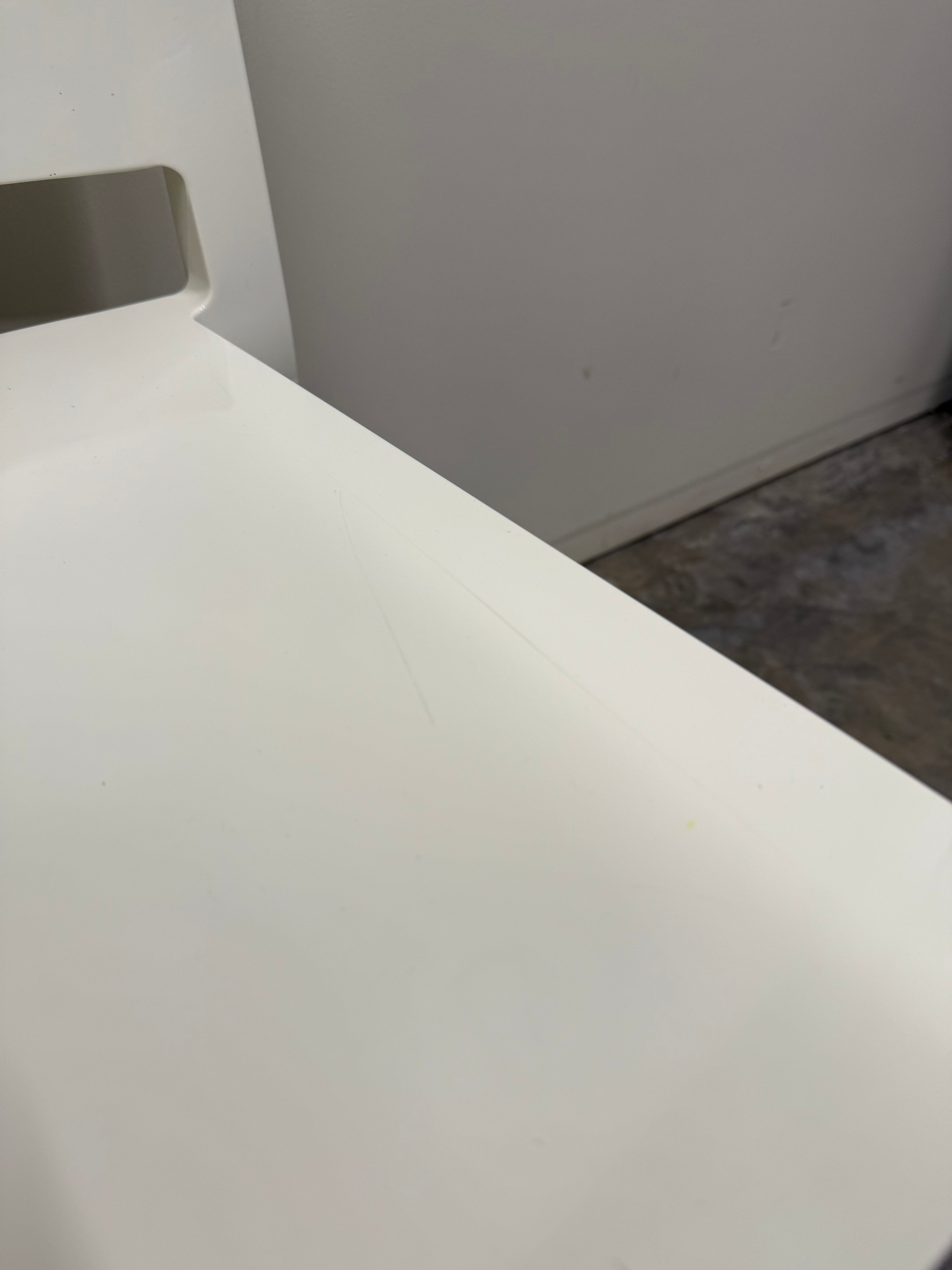 Kartell Lizz Chair – Designed by Piero Lissoni (White)