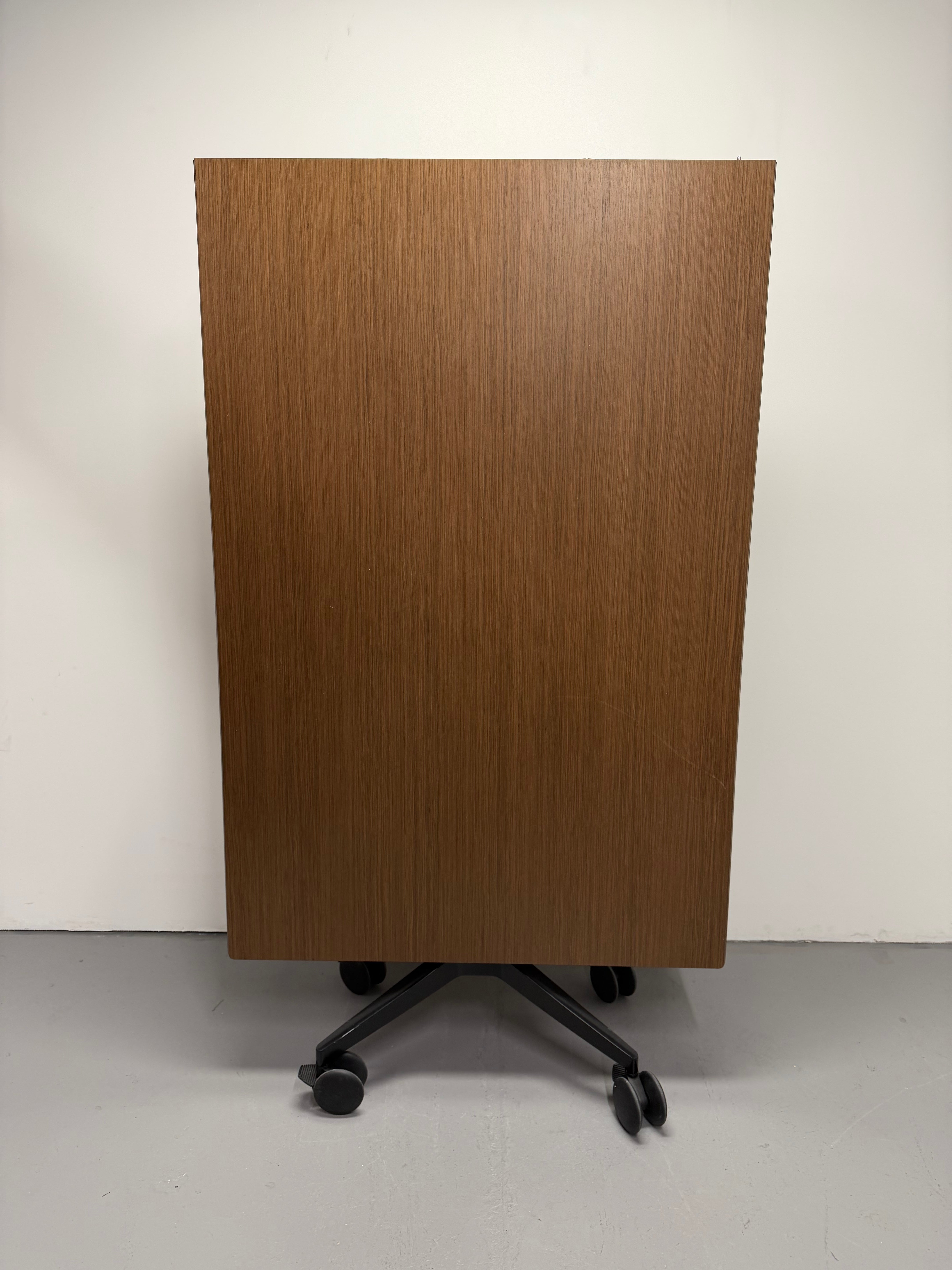 Wilkhahn Confair Walnut - 3000x1000