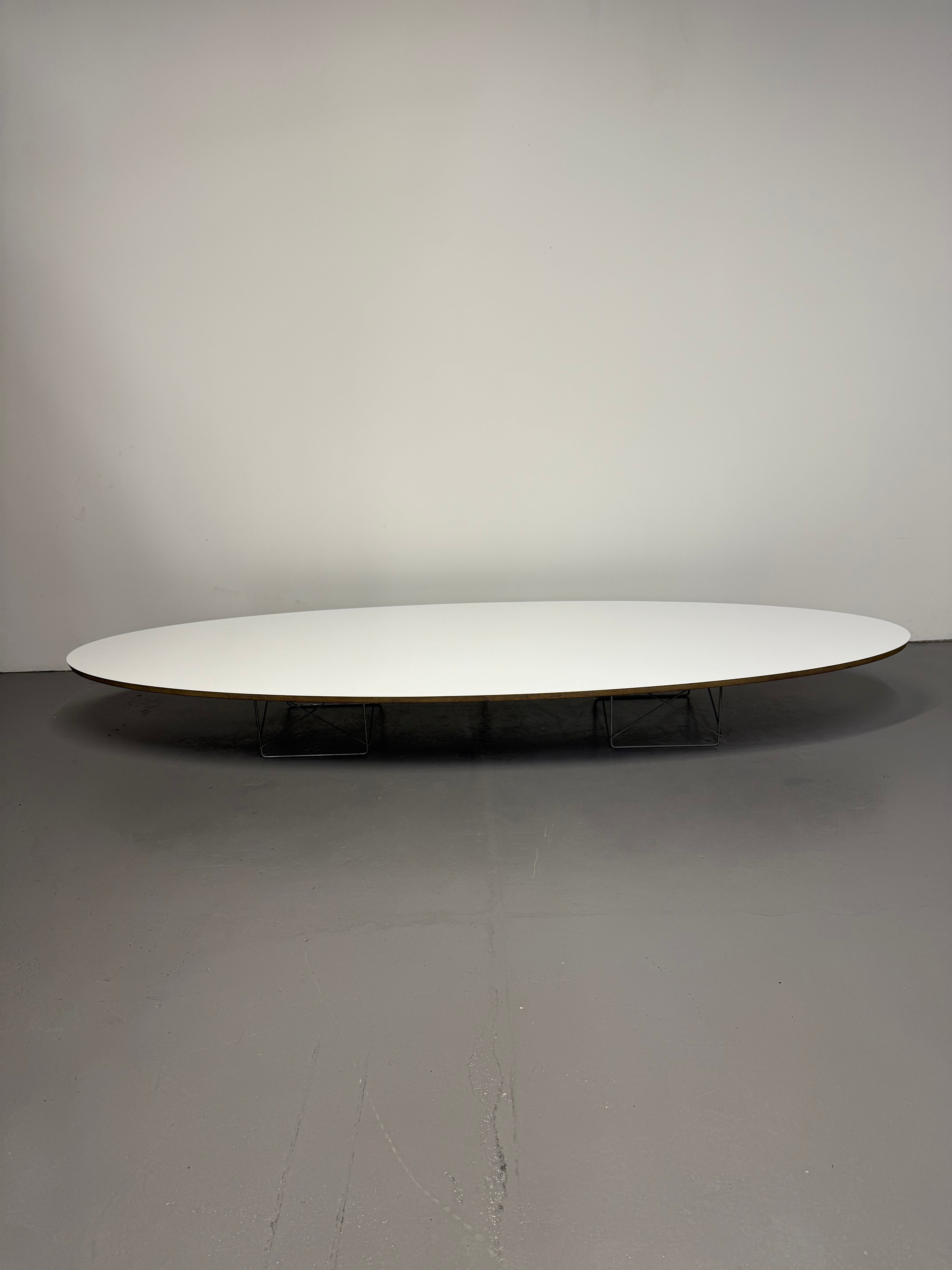 Eames Wire Base Elliptical Table – “Surfboard Table” by Herman miller