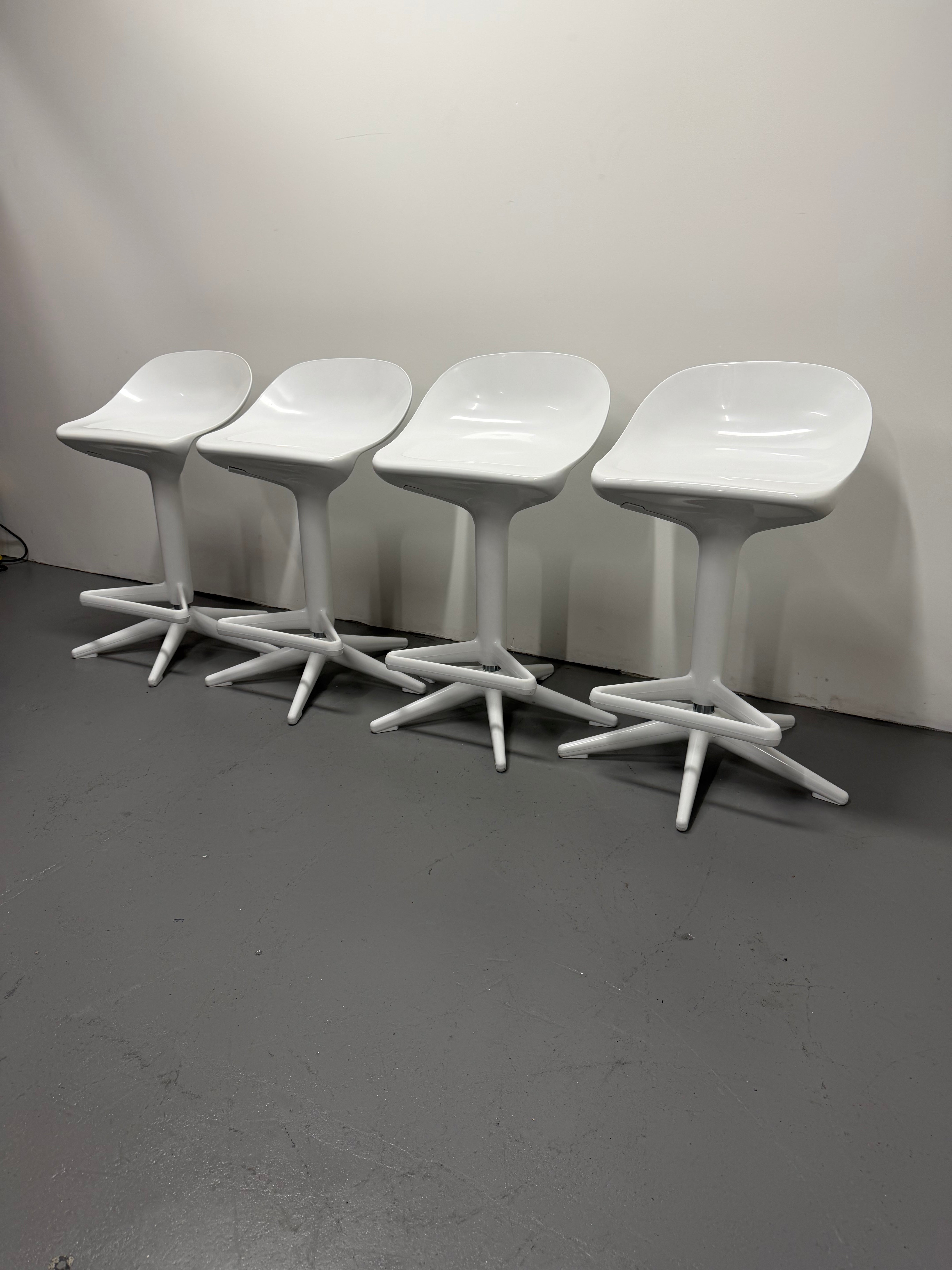 Kartell Spoon Bar Stool – White | Antonio Citterio & Toan Nguyen