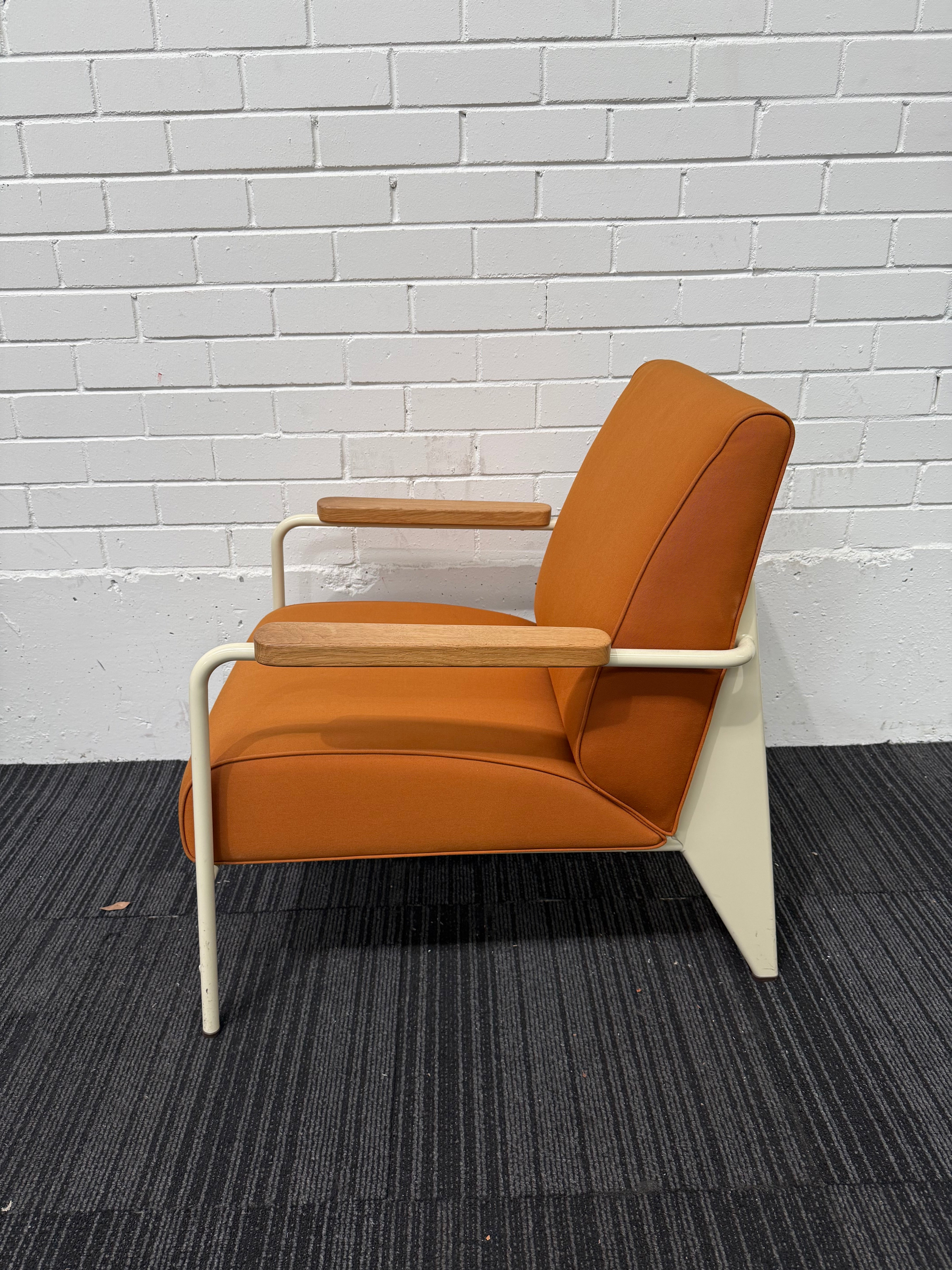 Vitra Fauteuil de Salon by Jean Prouvé Armchair – Ecru Frame, Twill Cognac Upholstery, Natural Oak Armrests