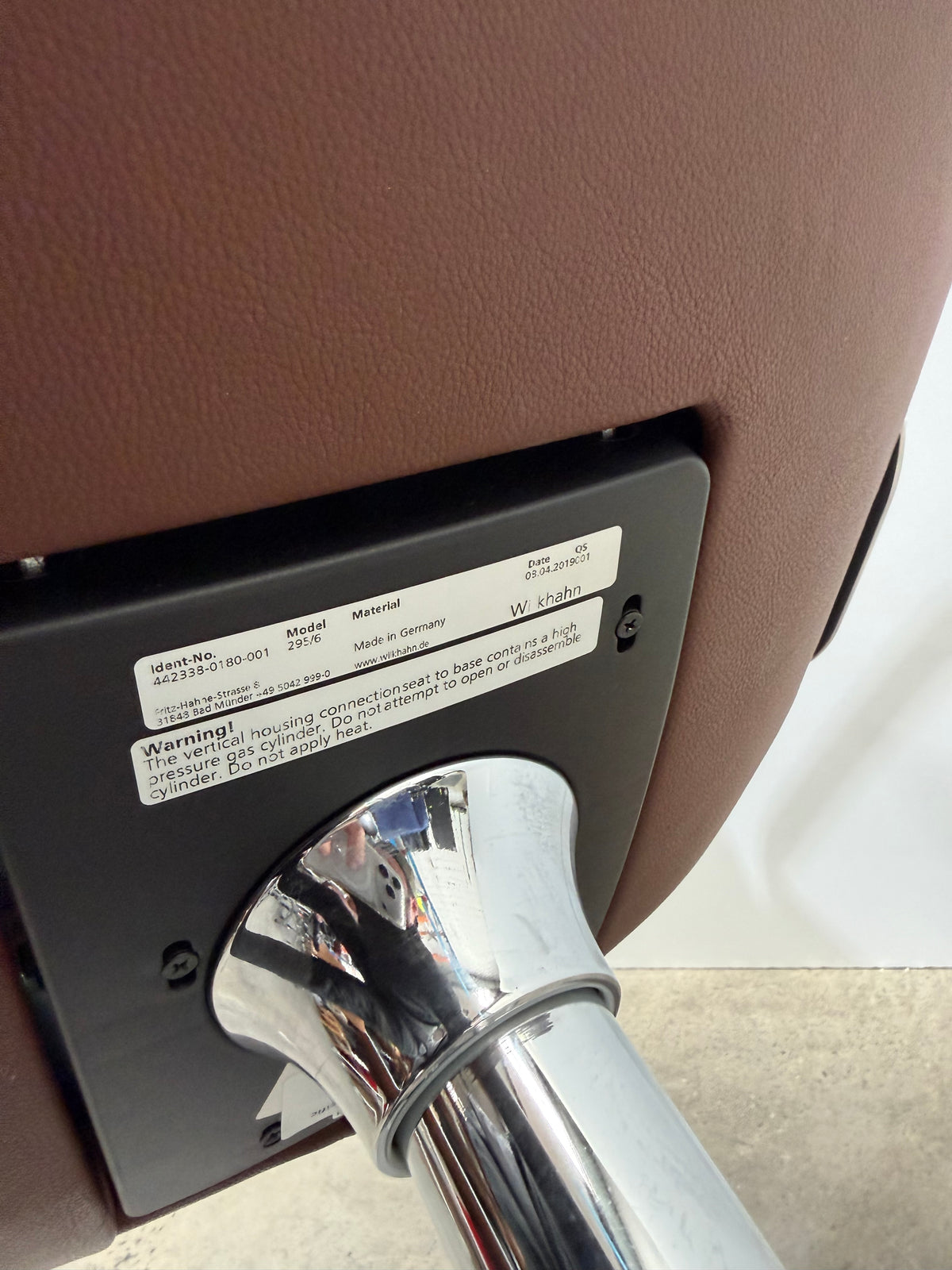 Wilkhahn Intra 295/6 Conference Chair – Brown Leather – view 7 – ex-showroom