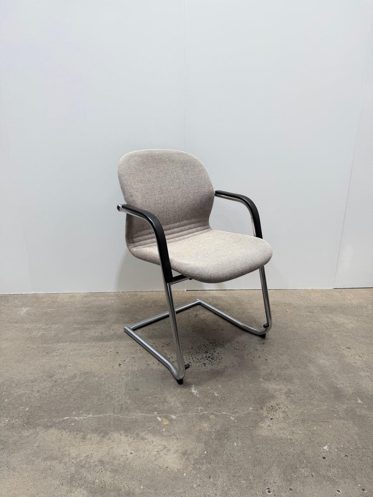 Wilkhahn FS-Line 212/5 Cantilever Chair – Kvadrat Skifer Upholstery, Chrome Frame – view 2 – pre-owned