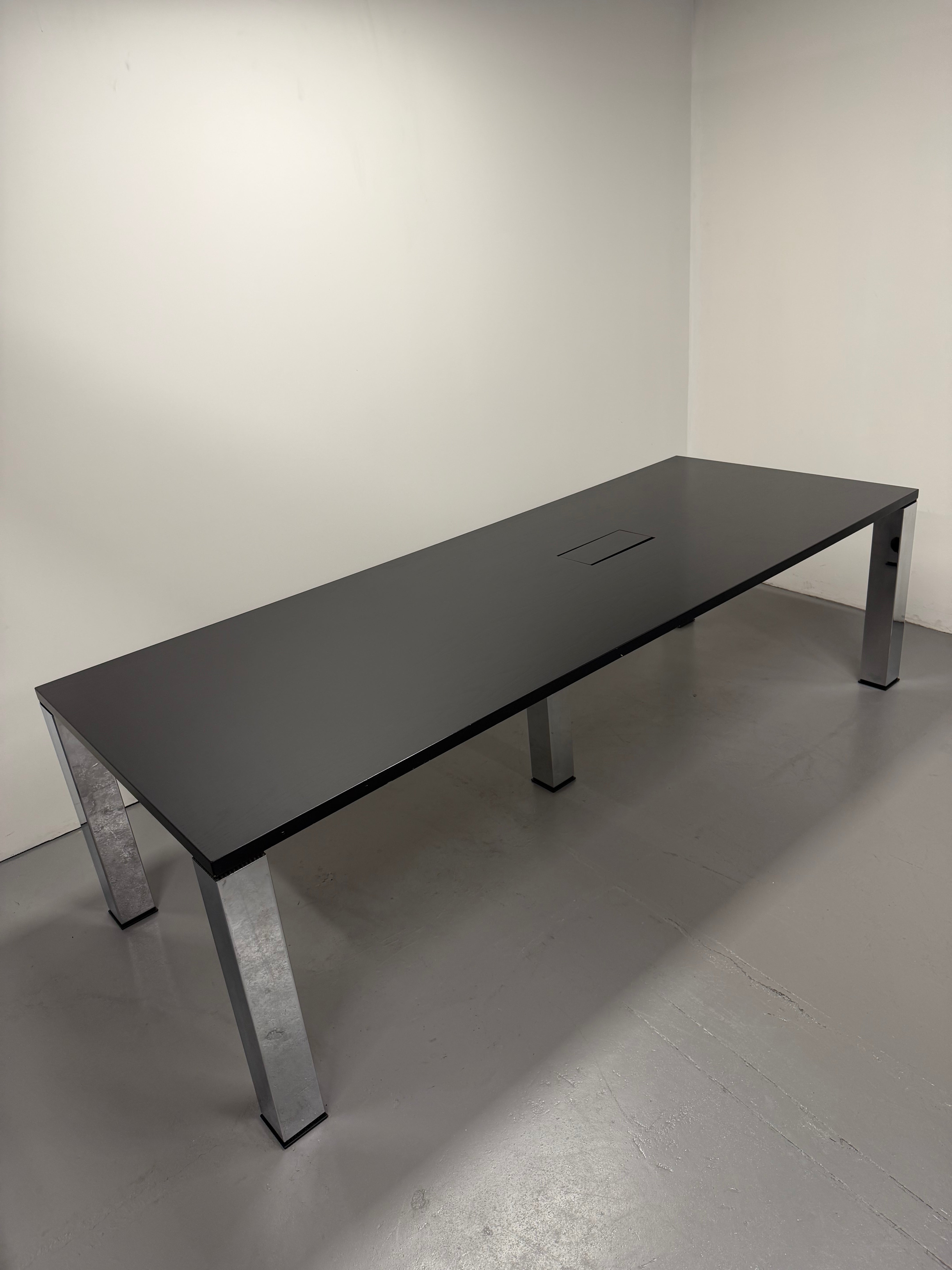 Wilkhahn CEO Boardroom Table - 2600 × 1000 mm (Black Nero Veneer)
