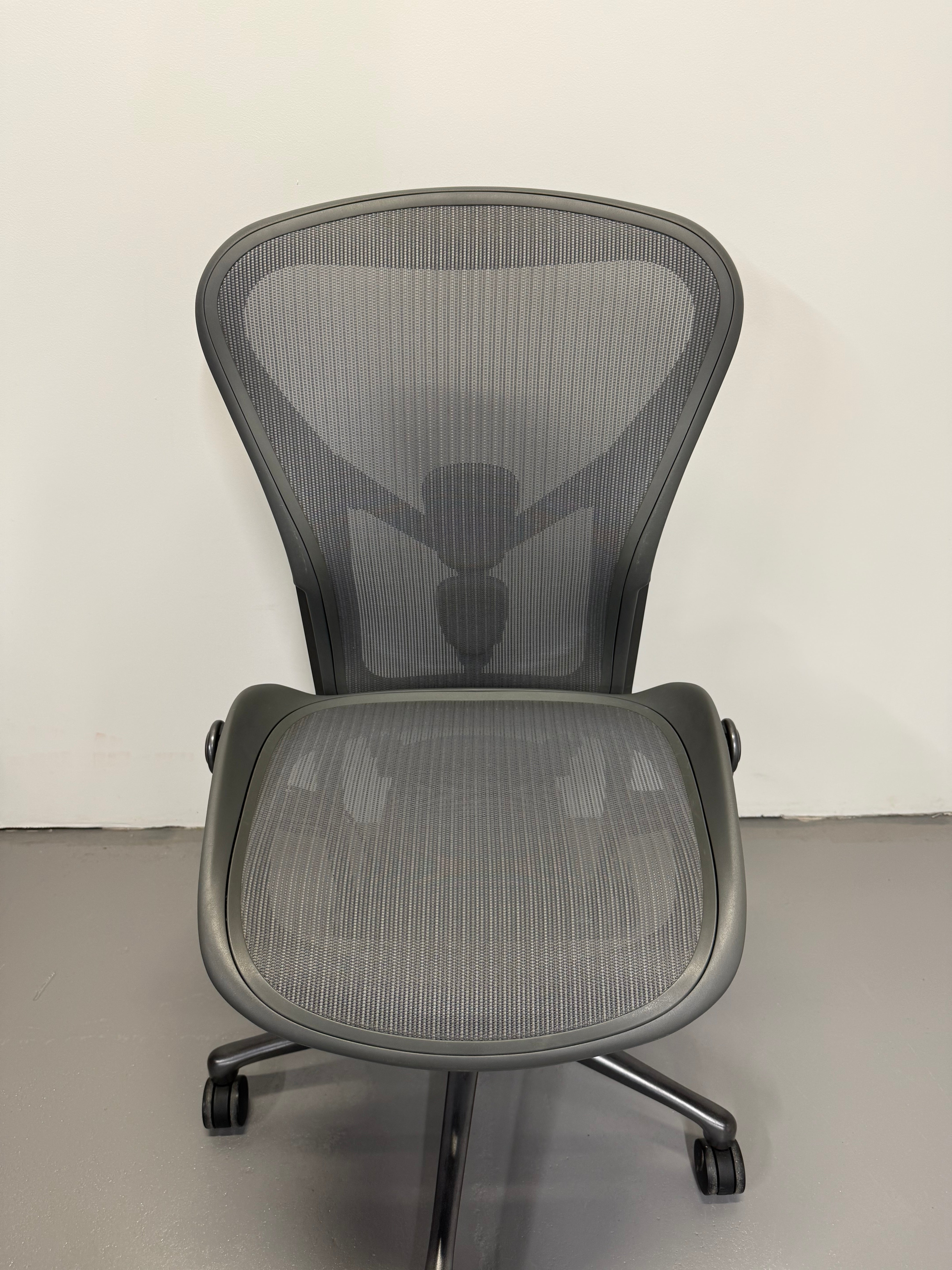 Herman Miller Aeron Remastered Office Chair – Size B (Carbon, No Arms)