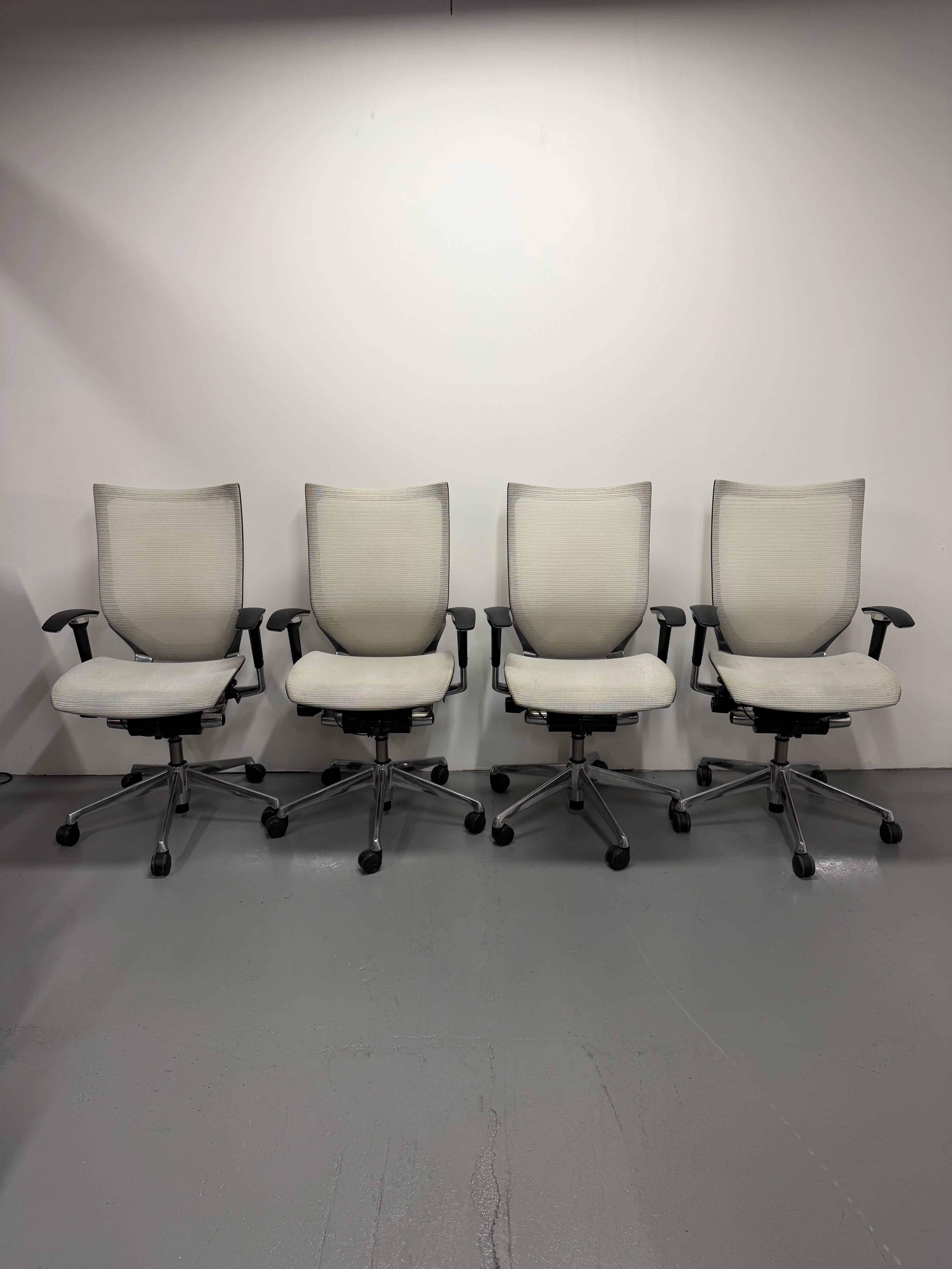 Okamura Baron Office Chair – Light Mesh Seat & Back / White Finish