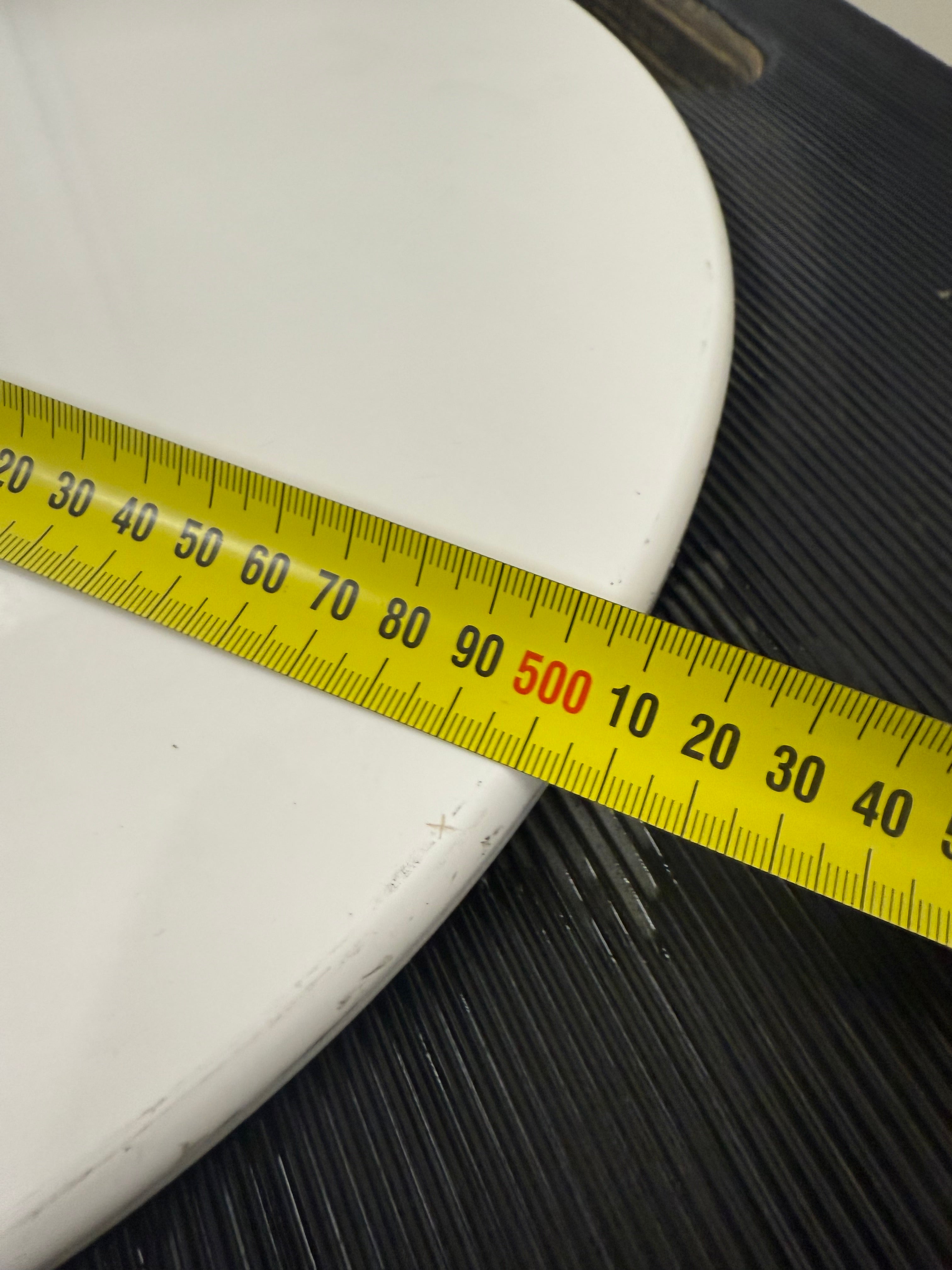 Arper Dizzie Table – White Round Top with Elliptical Base