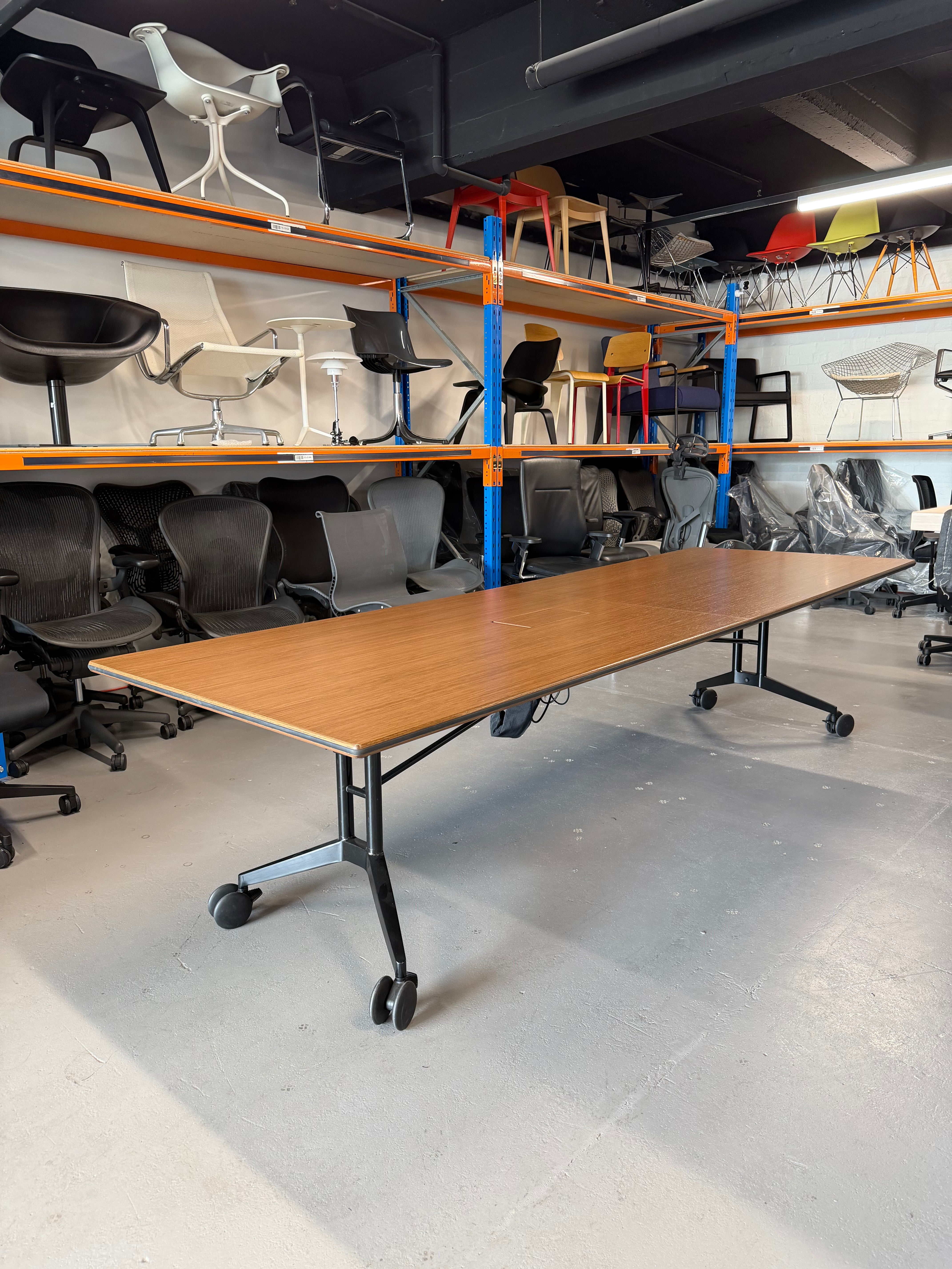 Wilkhahn Confair Walnut - 3000x1000