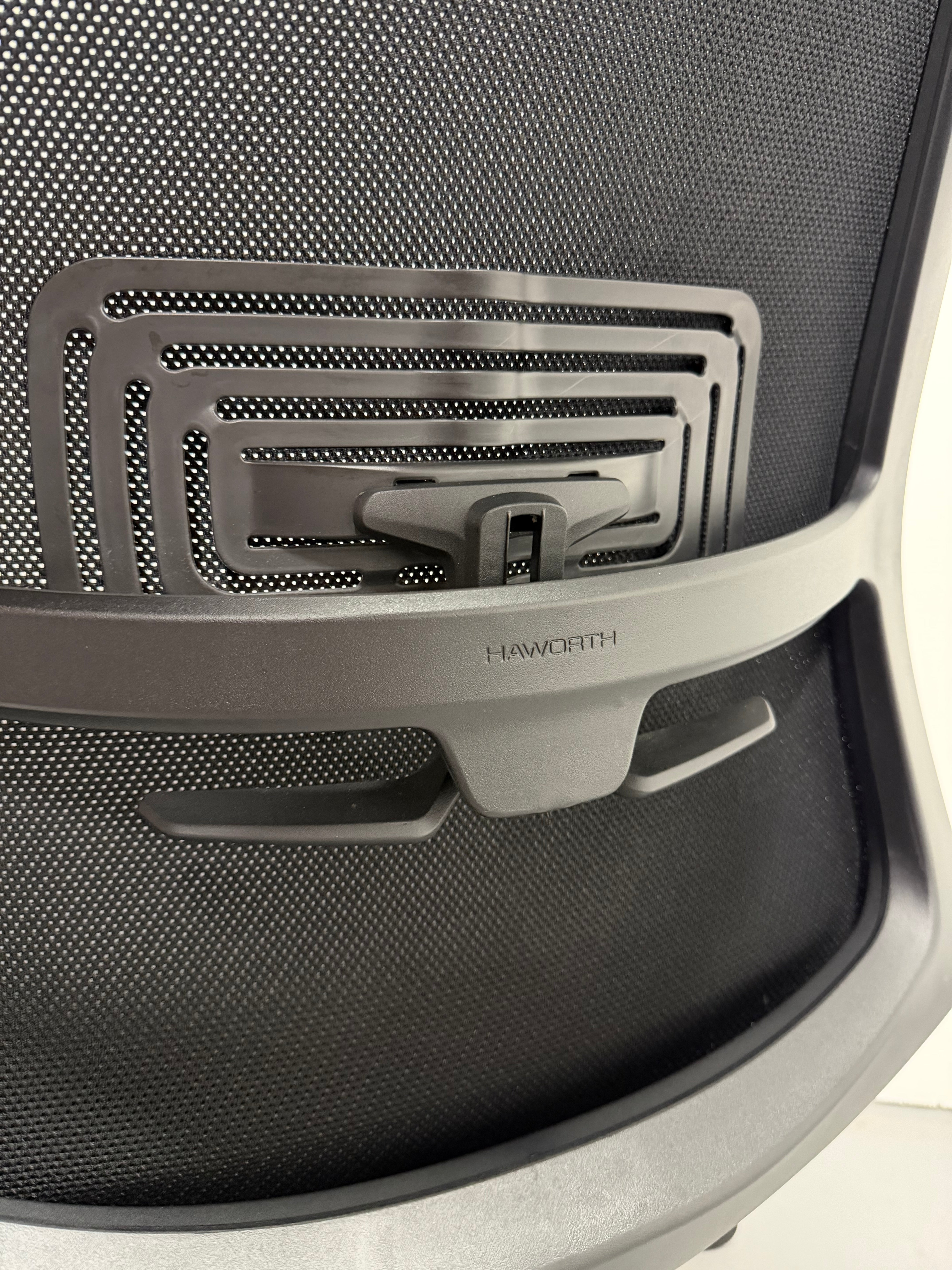 Haworth Soji Task Chair - No Arms, Black