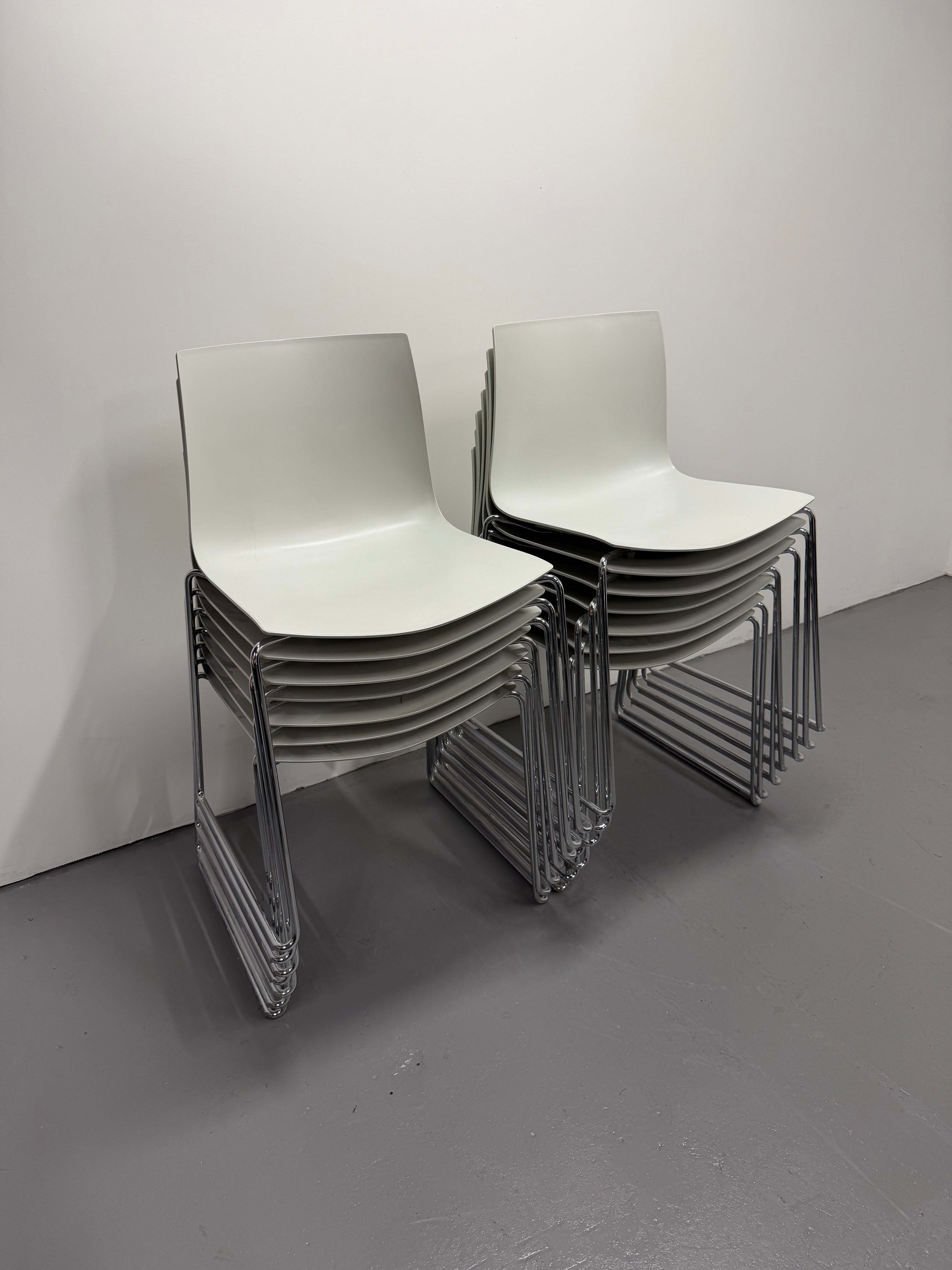 Arper Catifa 46 Chair – White Gloss Back