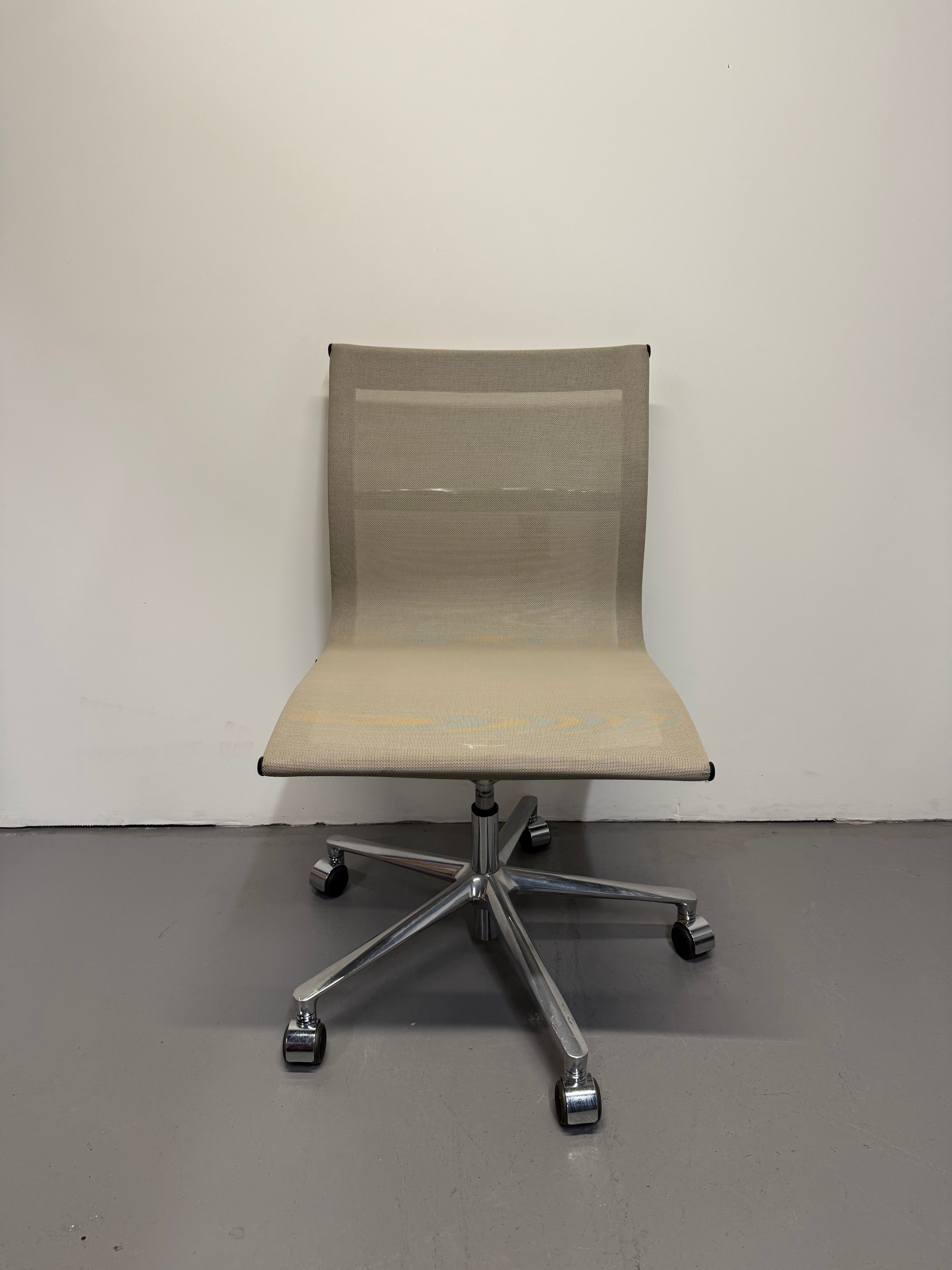 ICF Una Chair – Mesh Office Chair – Armless – Polished Aluminium - Made in Italy