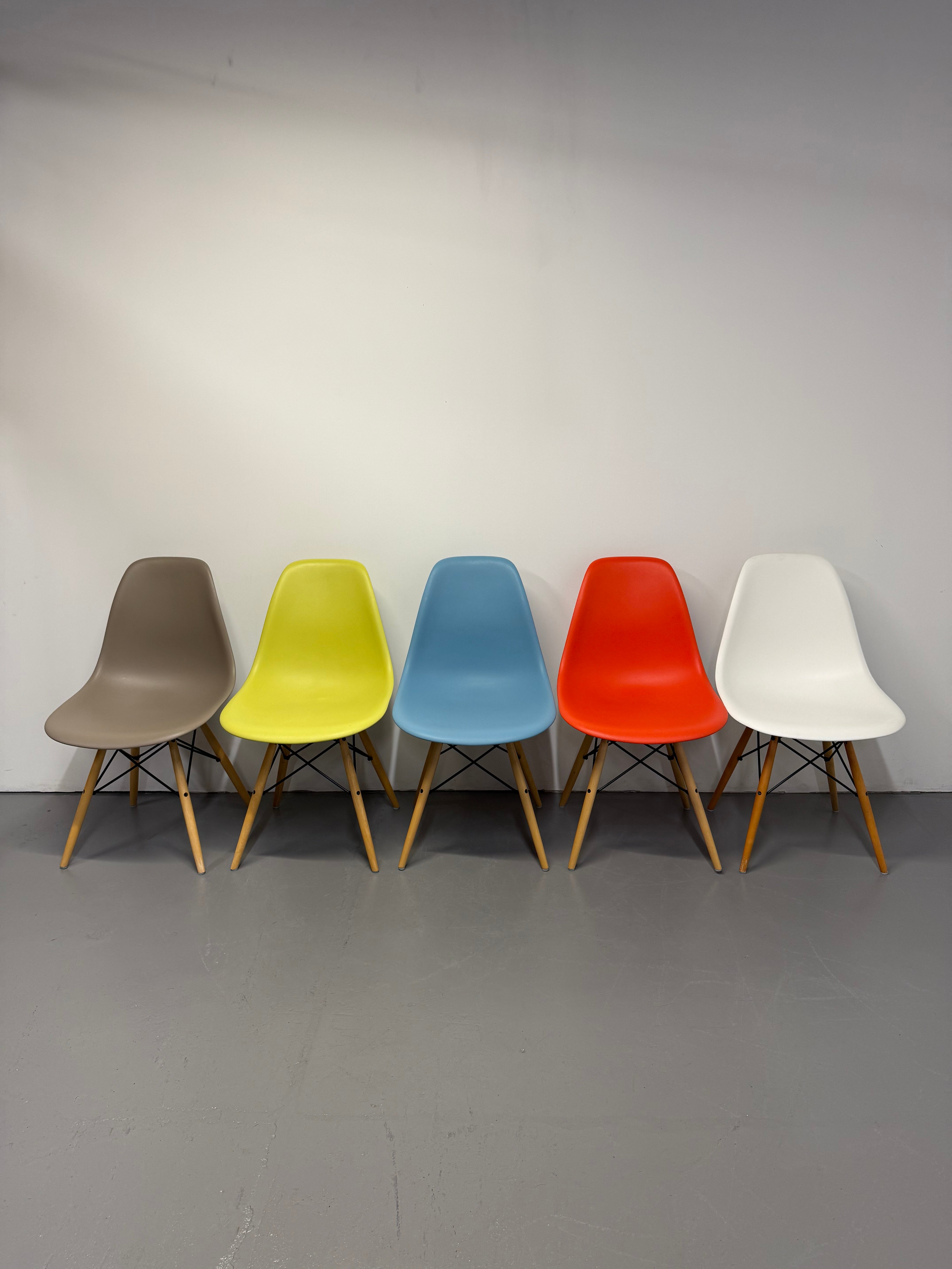 Eames Molded Plastic Side Chair by Herman Miller – Sparrow / Wood Dowel Base