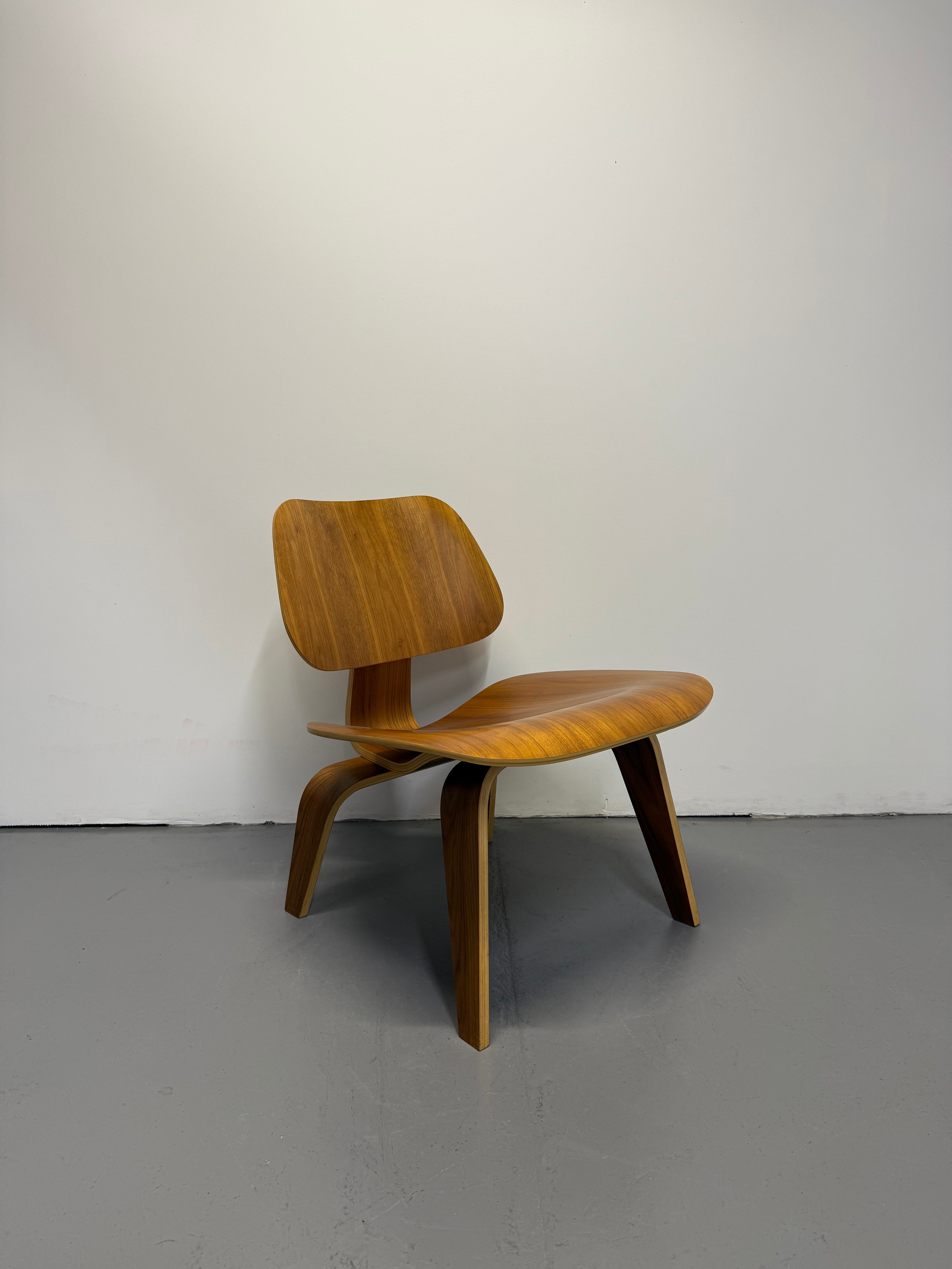 Eames LCW Lounge Chair – Molded Plywood Classic in Walnut Finish