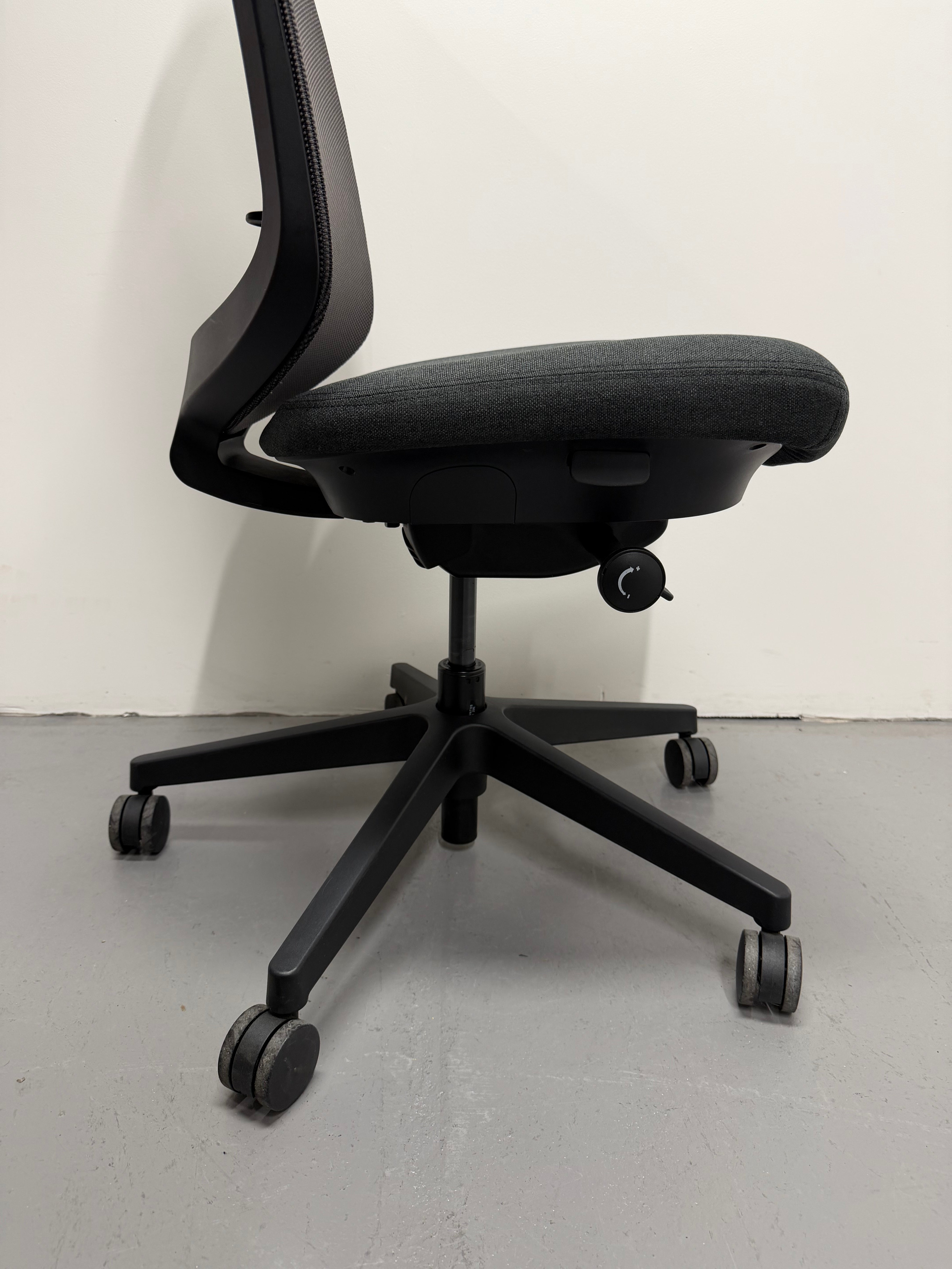 Herman Miller Verus Suspension Back Task Chair - No Arms