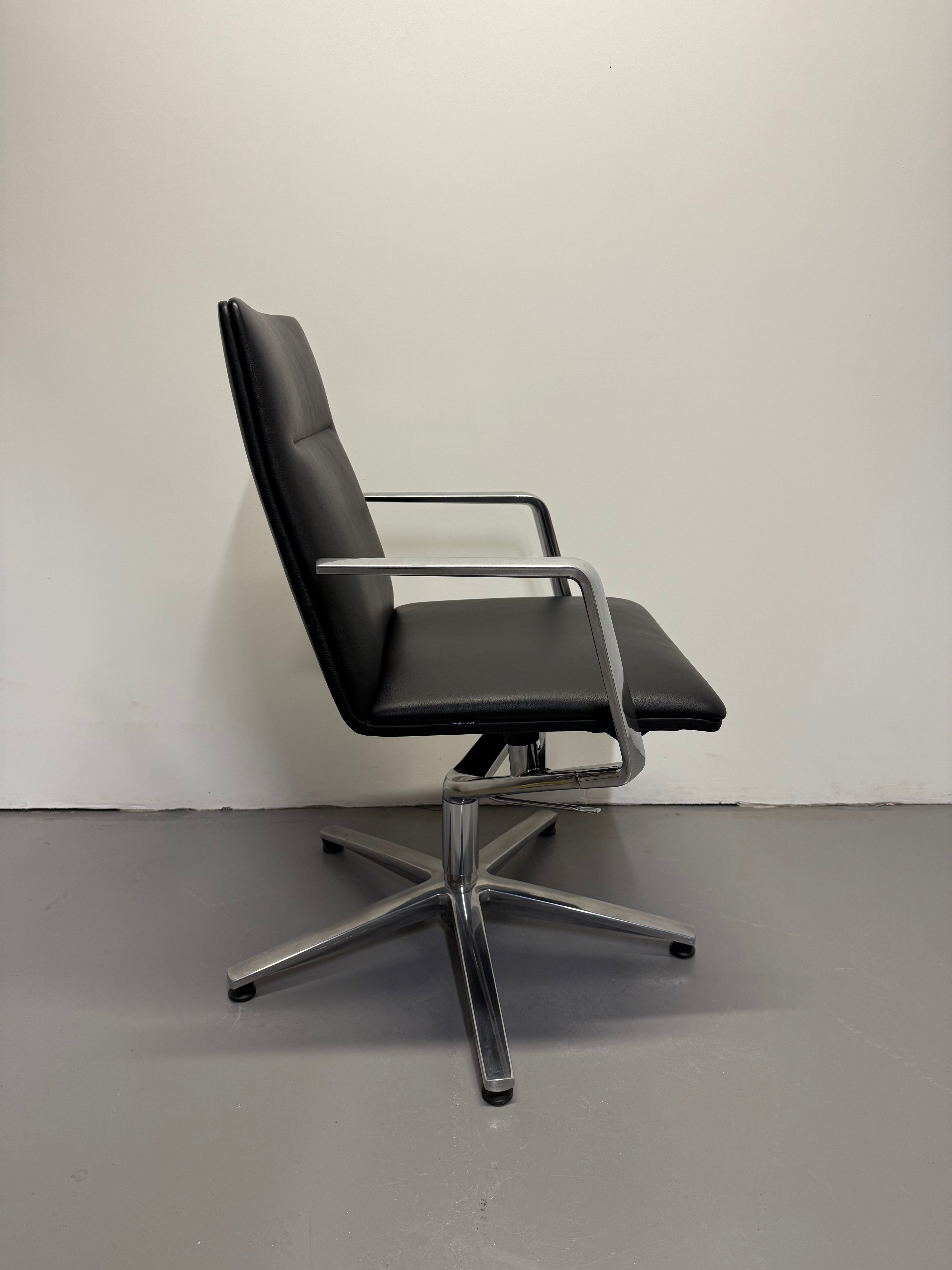 Wilkhahn Sola Conference Chair ā Black Leather