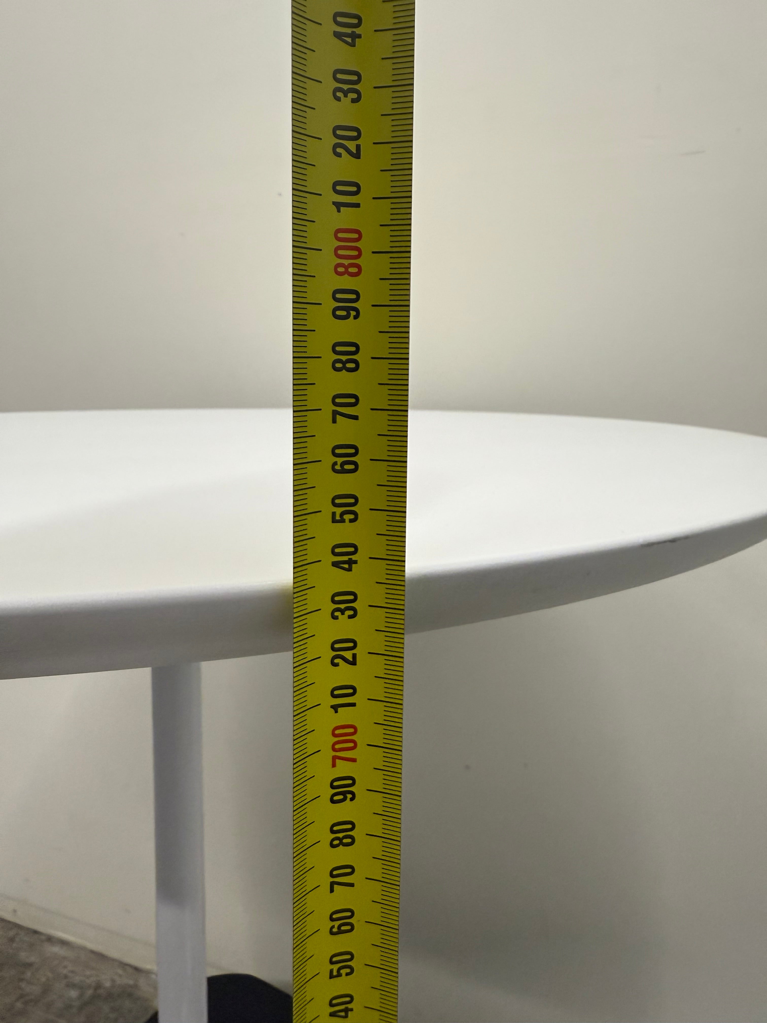 Arper Dizzie Table – White Round Top with Elliptical Base