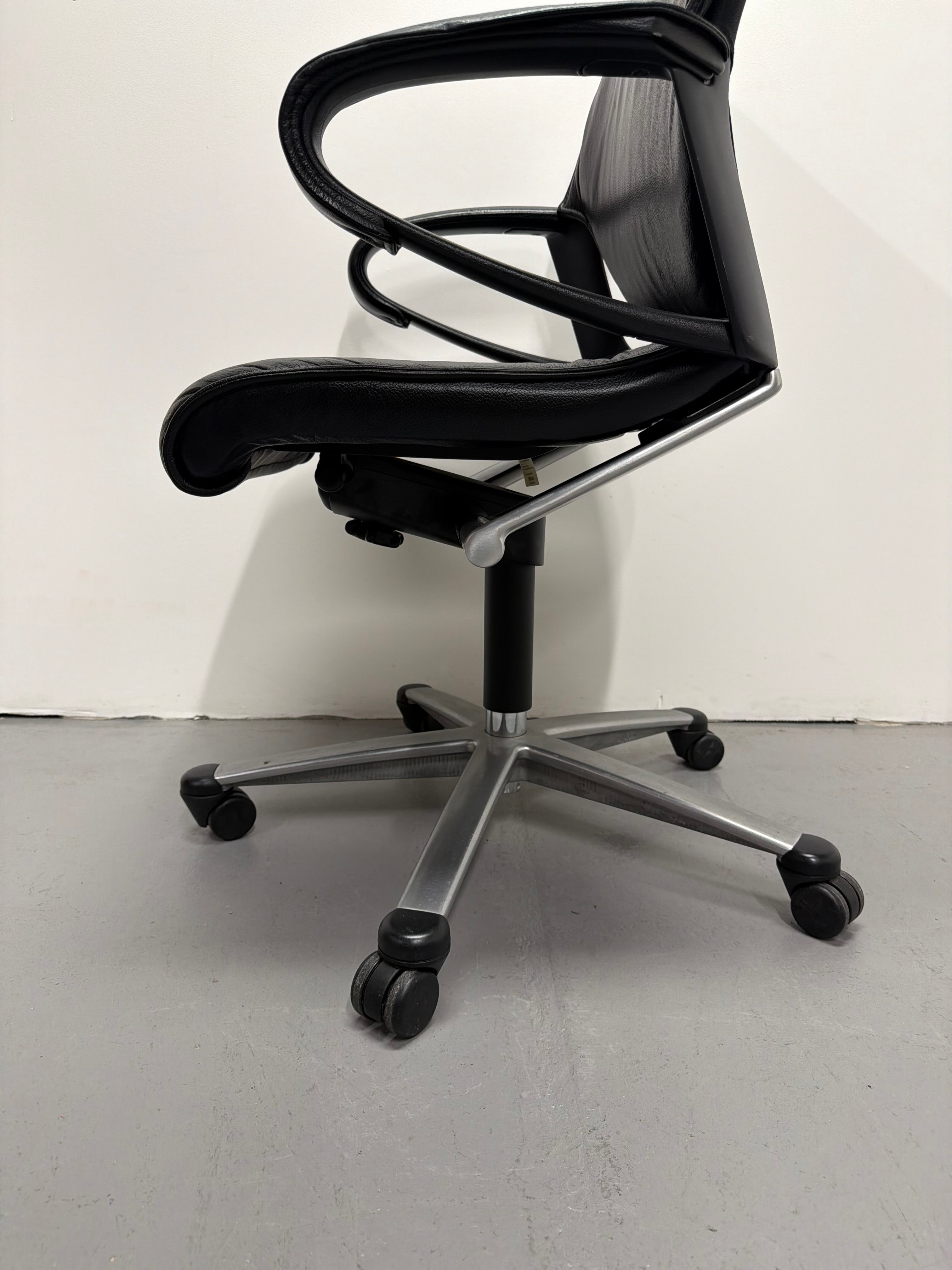 Wilkhahn Modus Executive 283/71 - (Low-Back Swivel Chair)