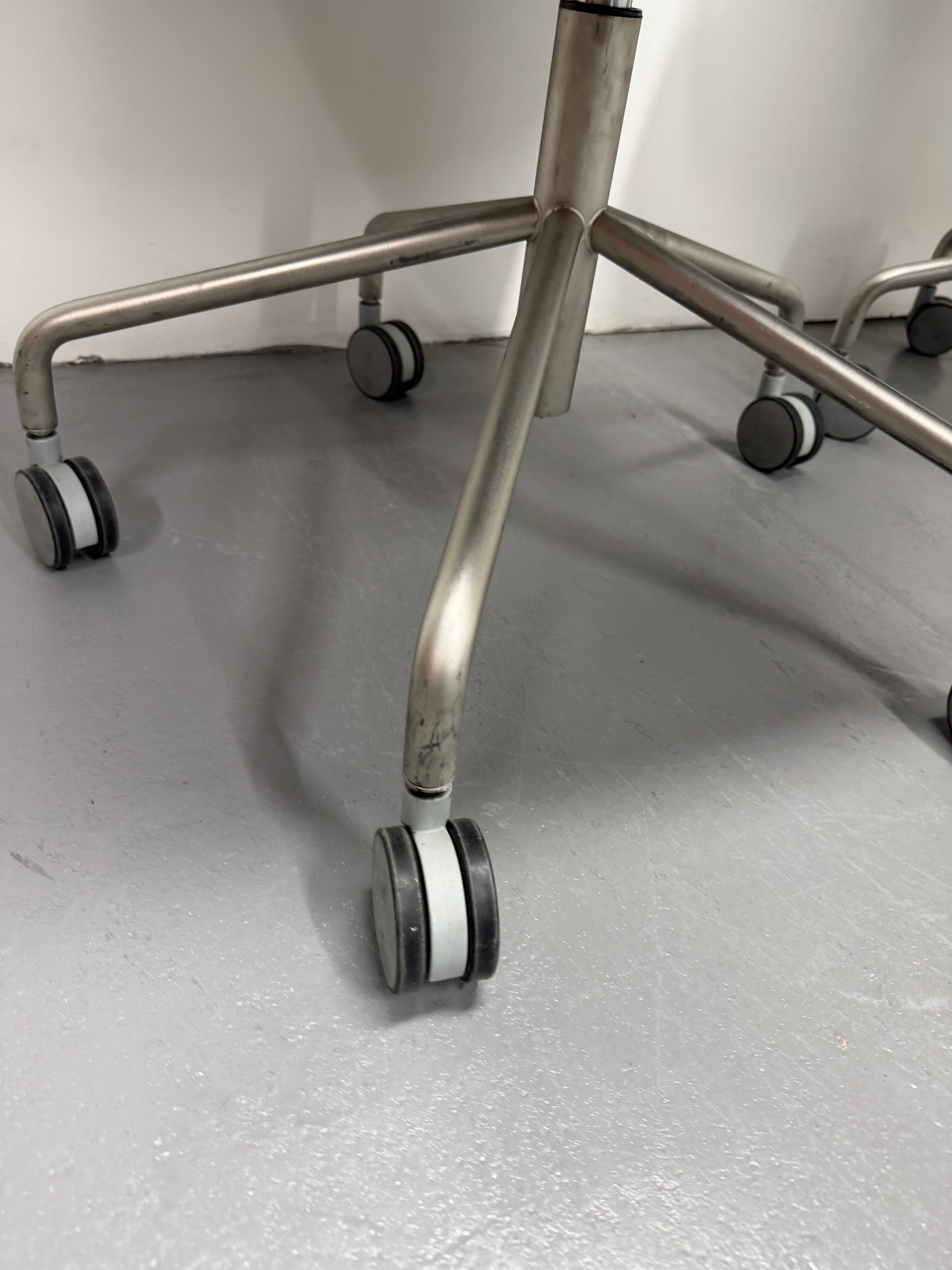 Lapalma Pass Easy Chair – Black Leather, 5-Star Castor Base