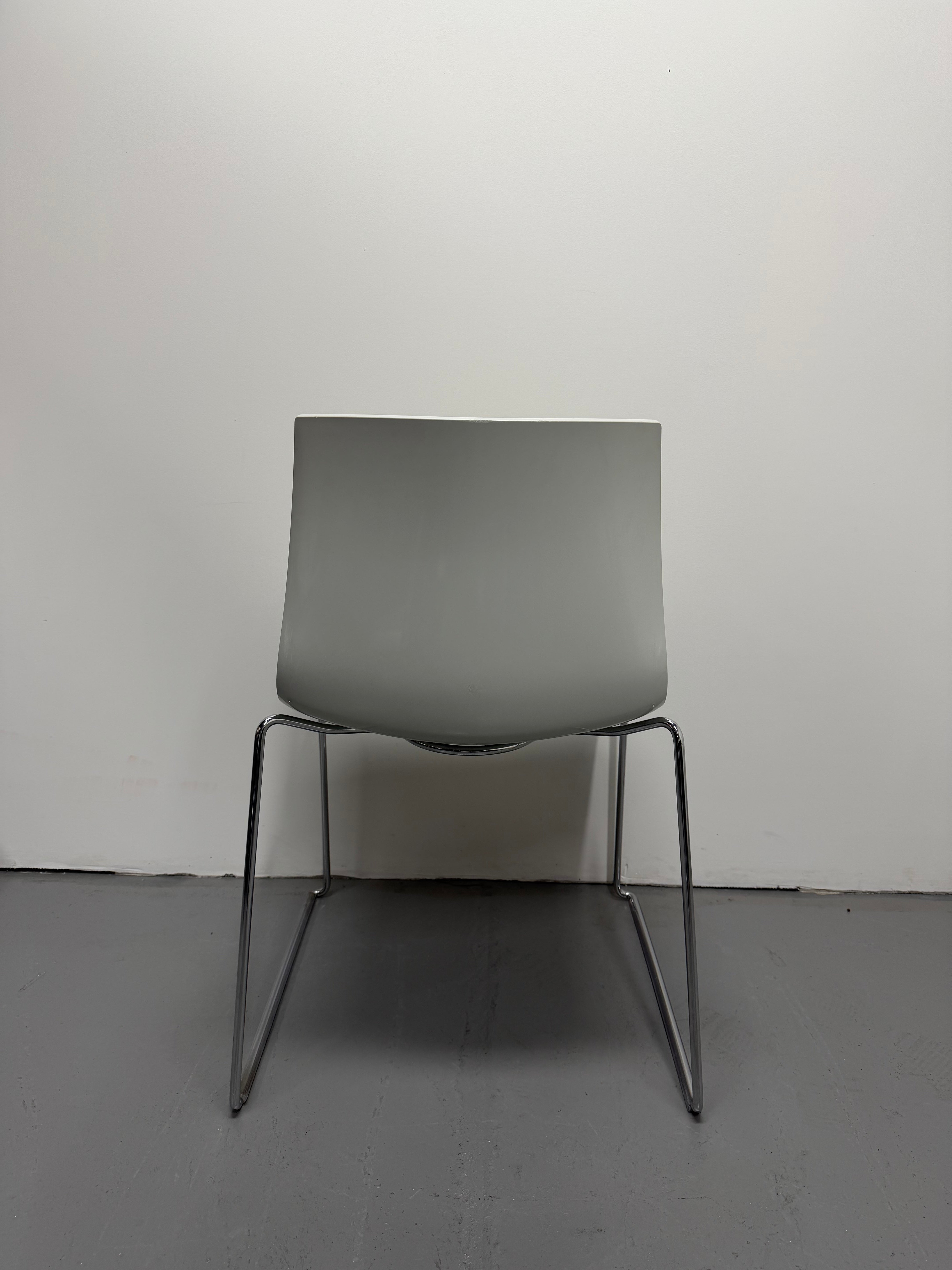 Arper Catifa 46 Chair – White Gloss Back