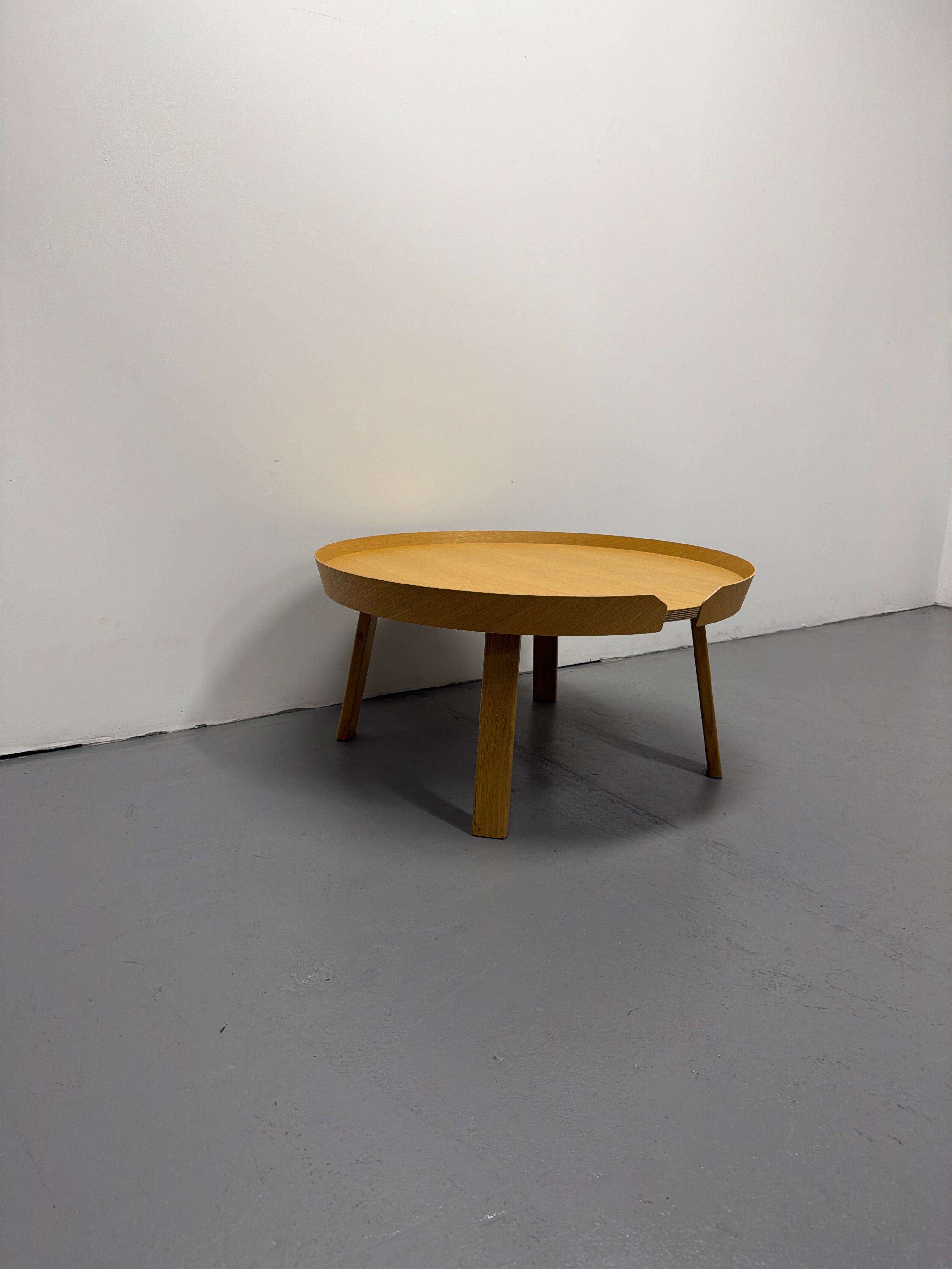 Around Coffee Table - Muuto | Large