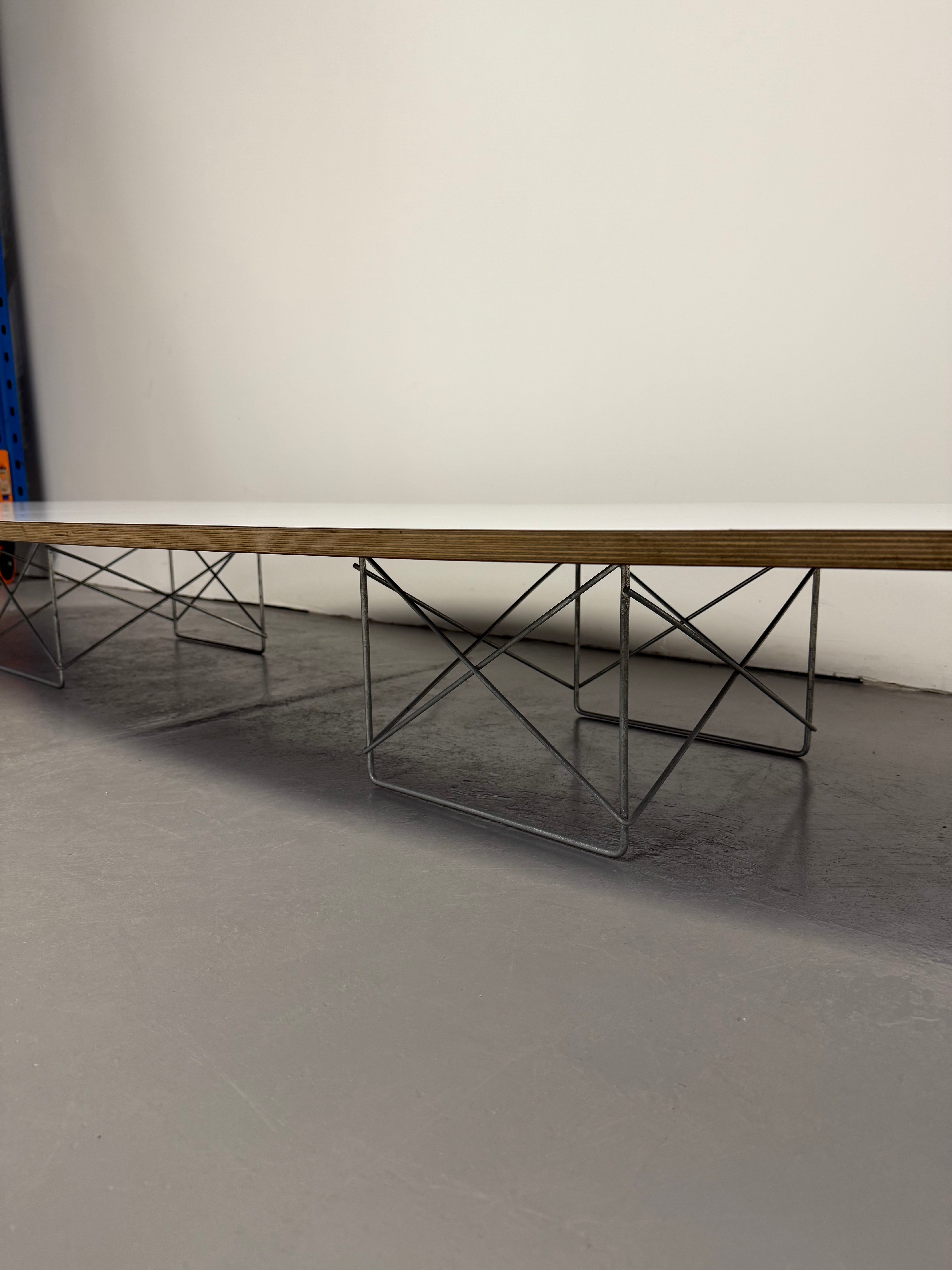 Eames Wire Base Elliptical Table – “Surfboard Table” by Herman miller