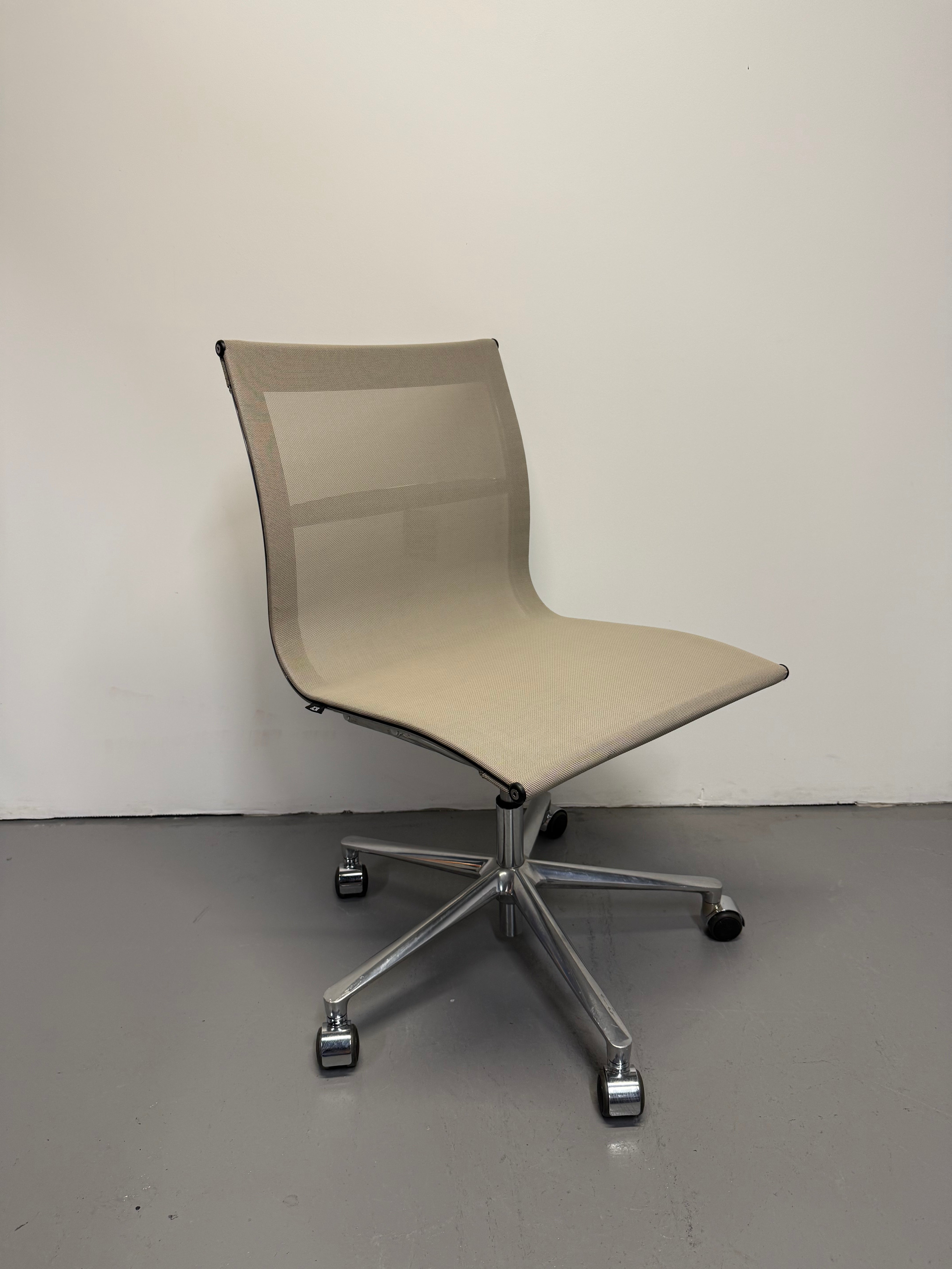 ICF Una Chair – Mesh Office Chair – Armless – Polished Aluminium - Made in Italy