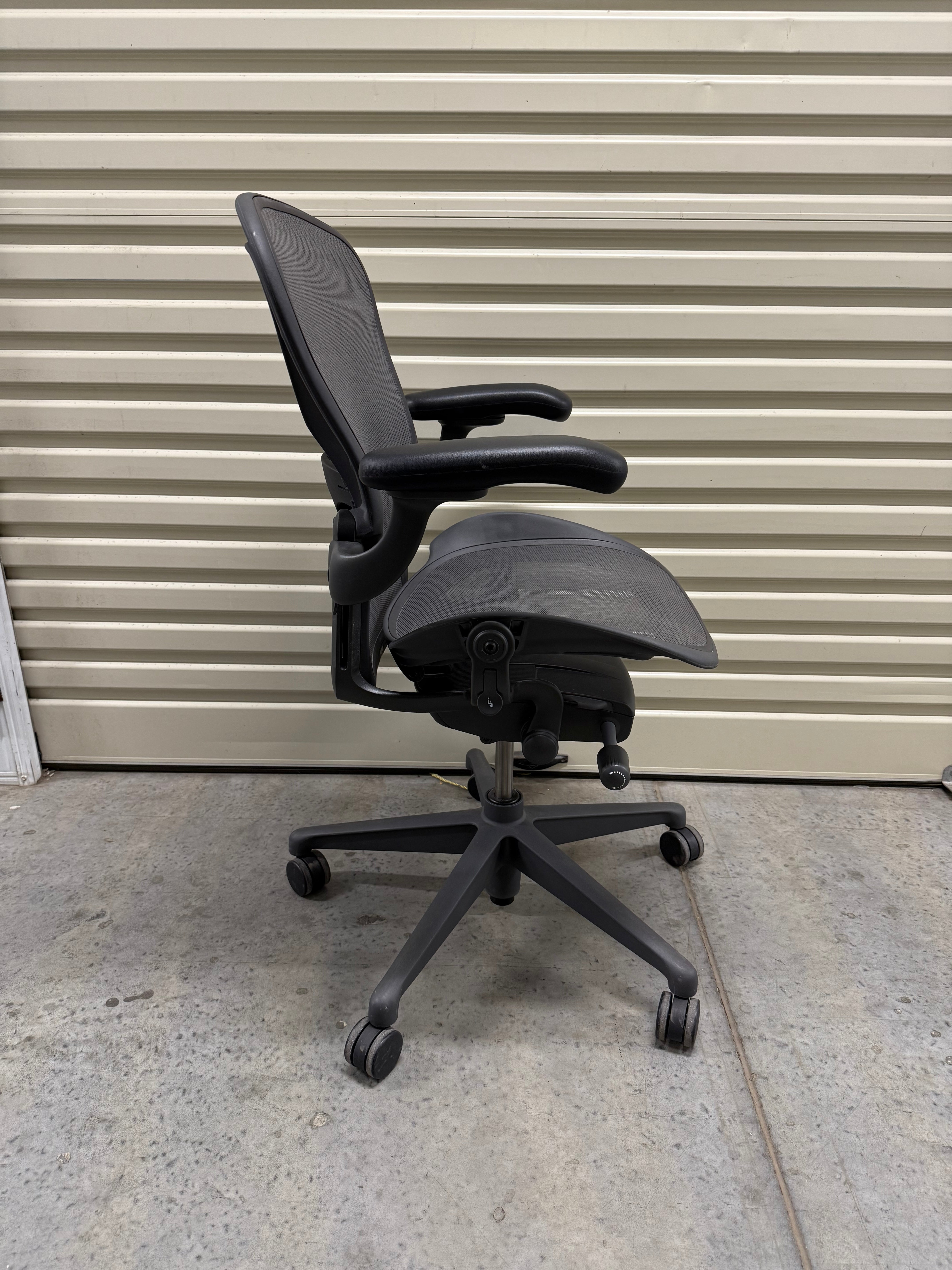 Herman Miller Aeron Remastered  Made in USA – Lumbar Back Support - Graphite