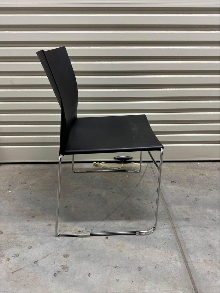 Schiavello Hero stackable sled chairs - Black