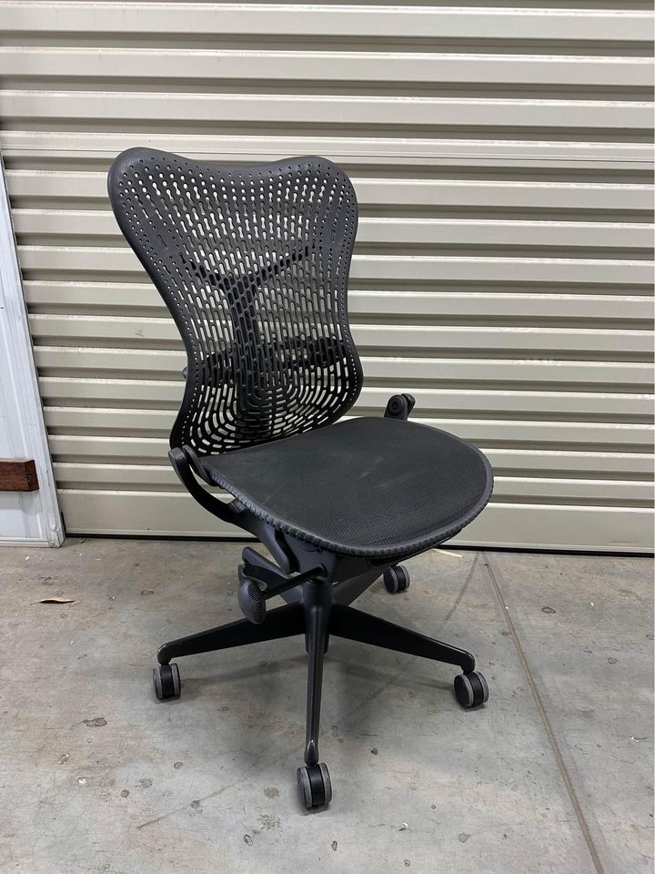 Herman Miller Mirra Office Chair no arms - Black