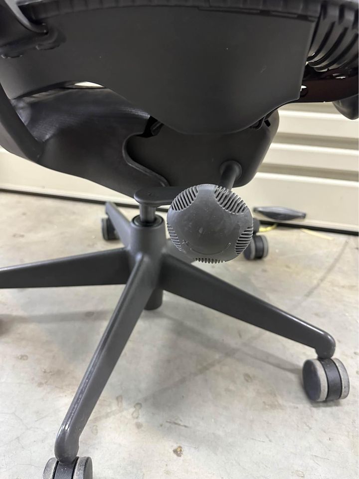 Herman Miller Mirra Office Chair no arms - Black
