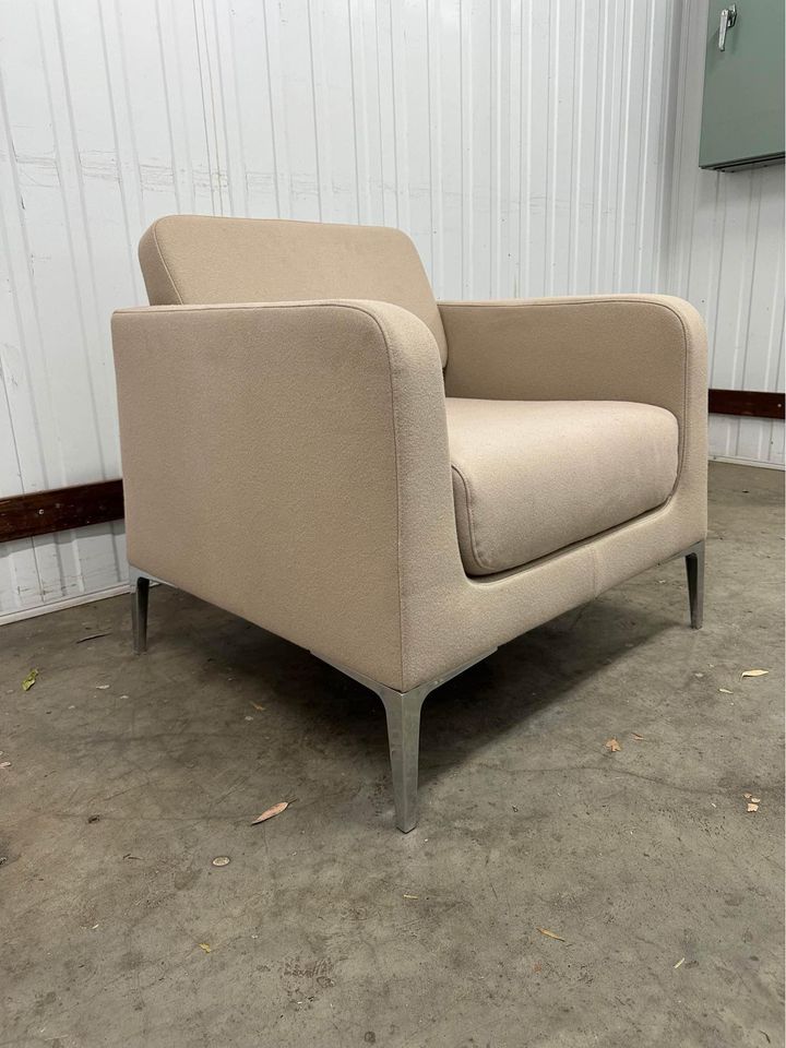 Segis Alphabet – OMG | Armchair designed by Roberto Romanello