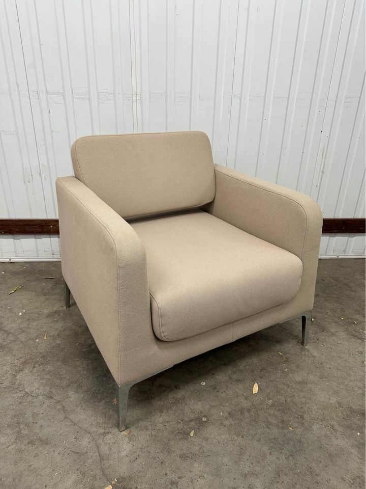 Segis Alphabet – OMG | Armchair designed by Roberto Romanello