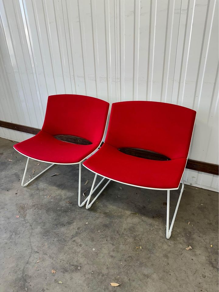 Kezu Oh! designer lounge chair / waiting room chair / sled chair - Red