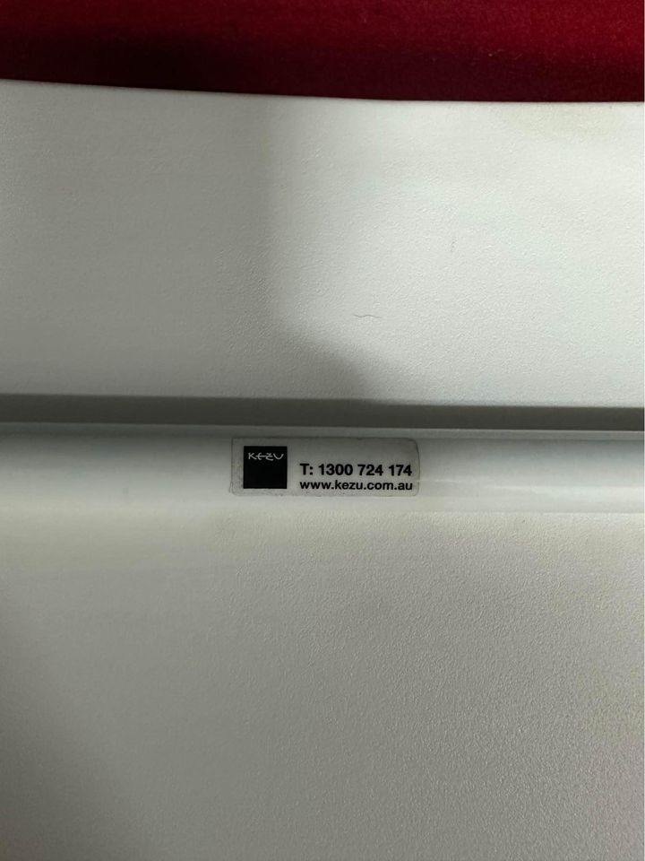 Kezu Oh! designer lounge chair / waiting room chair / sled chair - Red