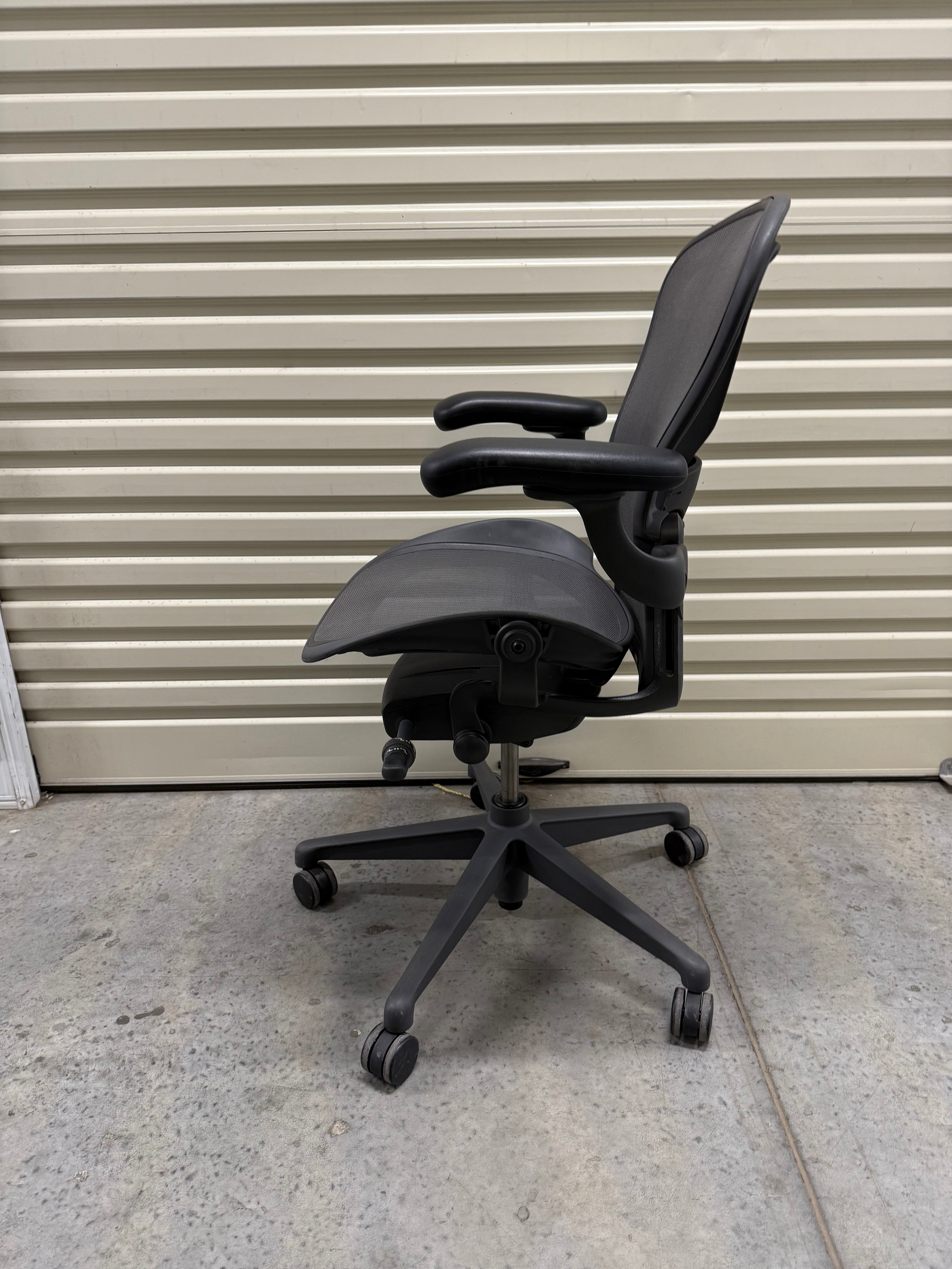 Herman Miller Aeron Remastered  Made in USA – Lumbar Back Support - Graphite