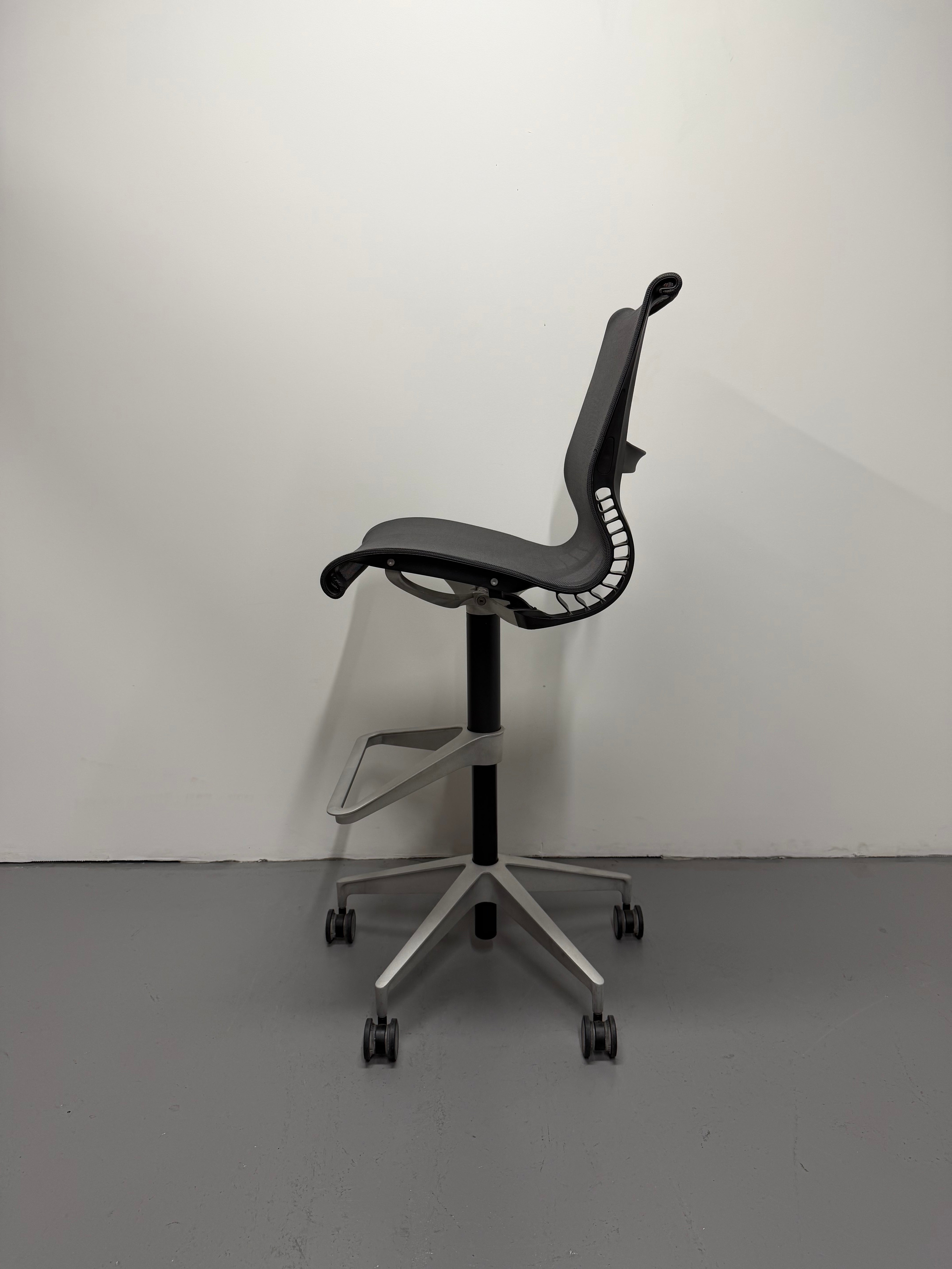 Herman Miller Setu Stool - Armless / Graphite Grey