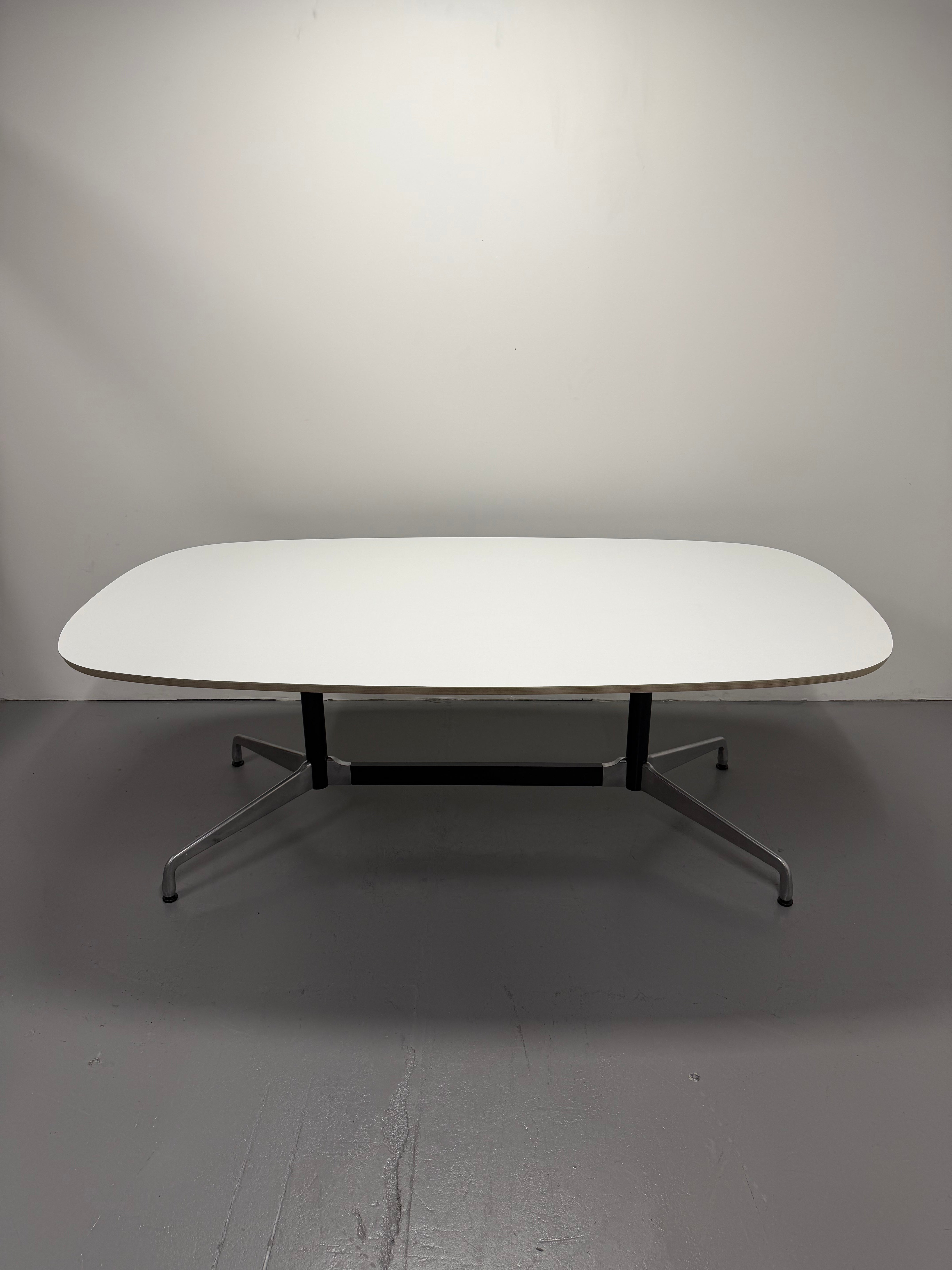 Eames Dining Table – Custom Build (Herman Miller Base + Custom Top)