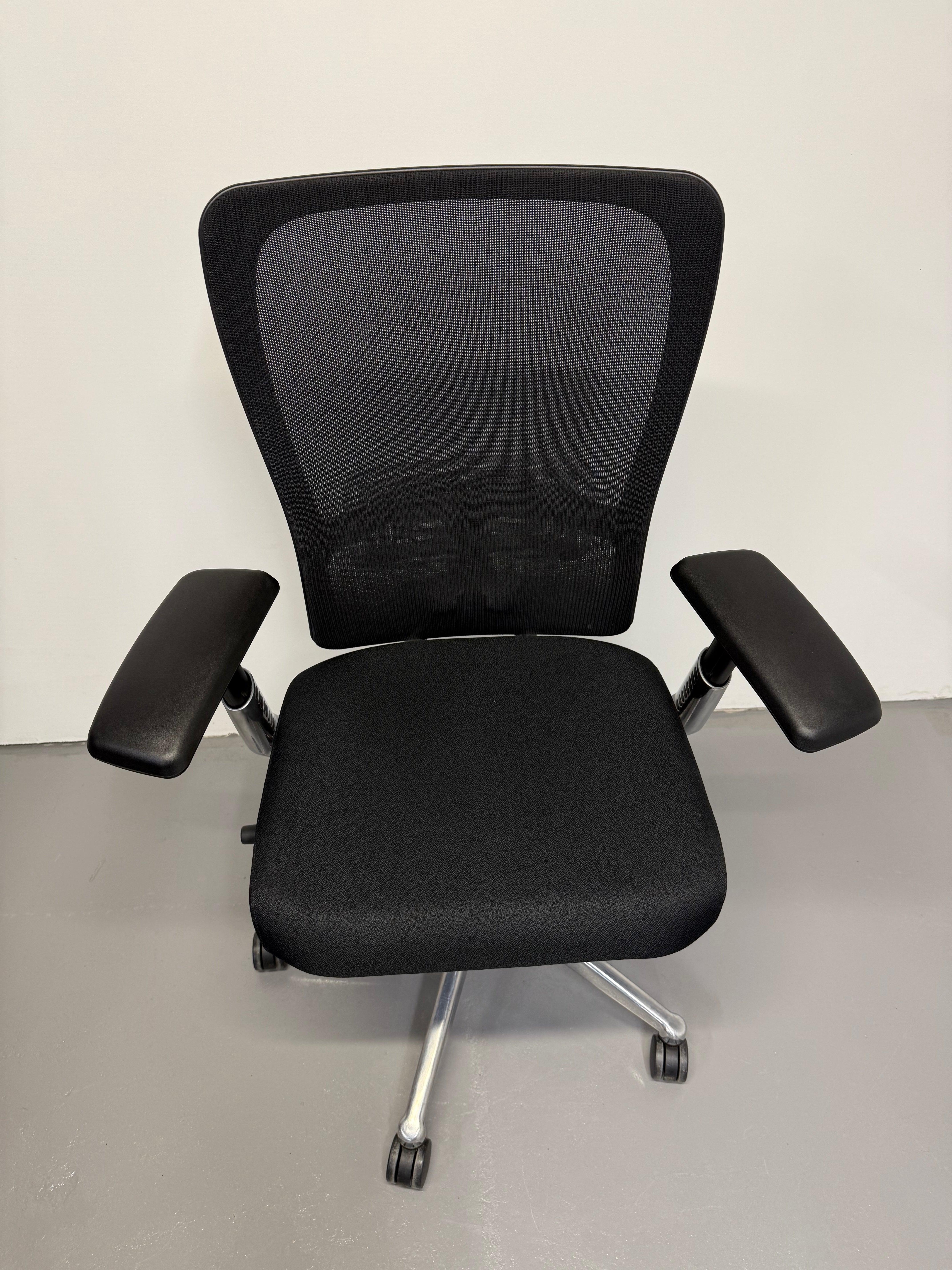 Haworth Zody Ergonomic Office Chair – With 4D Armrests