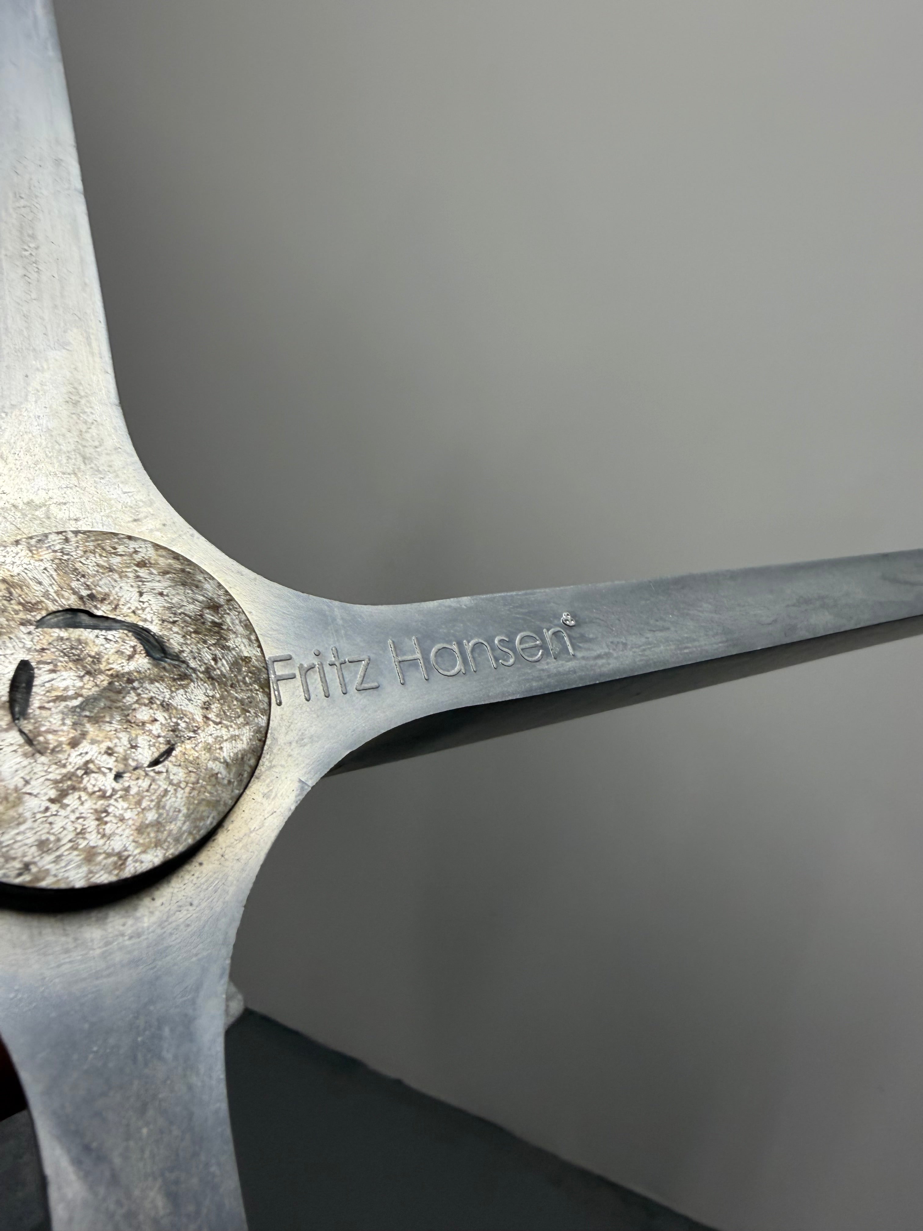 Fritz Hansen Circular Coffee side Table 900mm – Arne Jacobsen