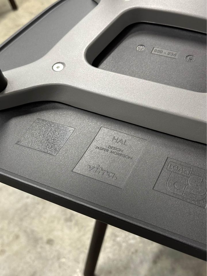 Vitra HAL Wood chair by Jasper Morrison - Black